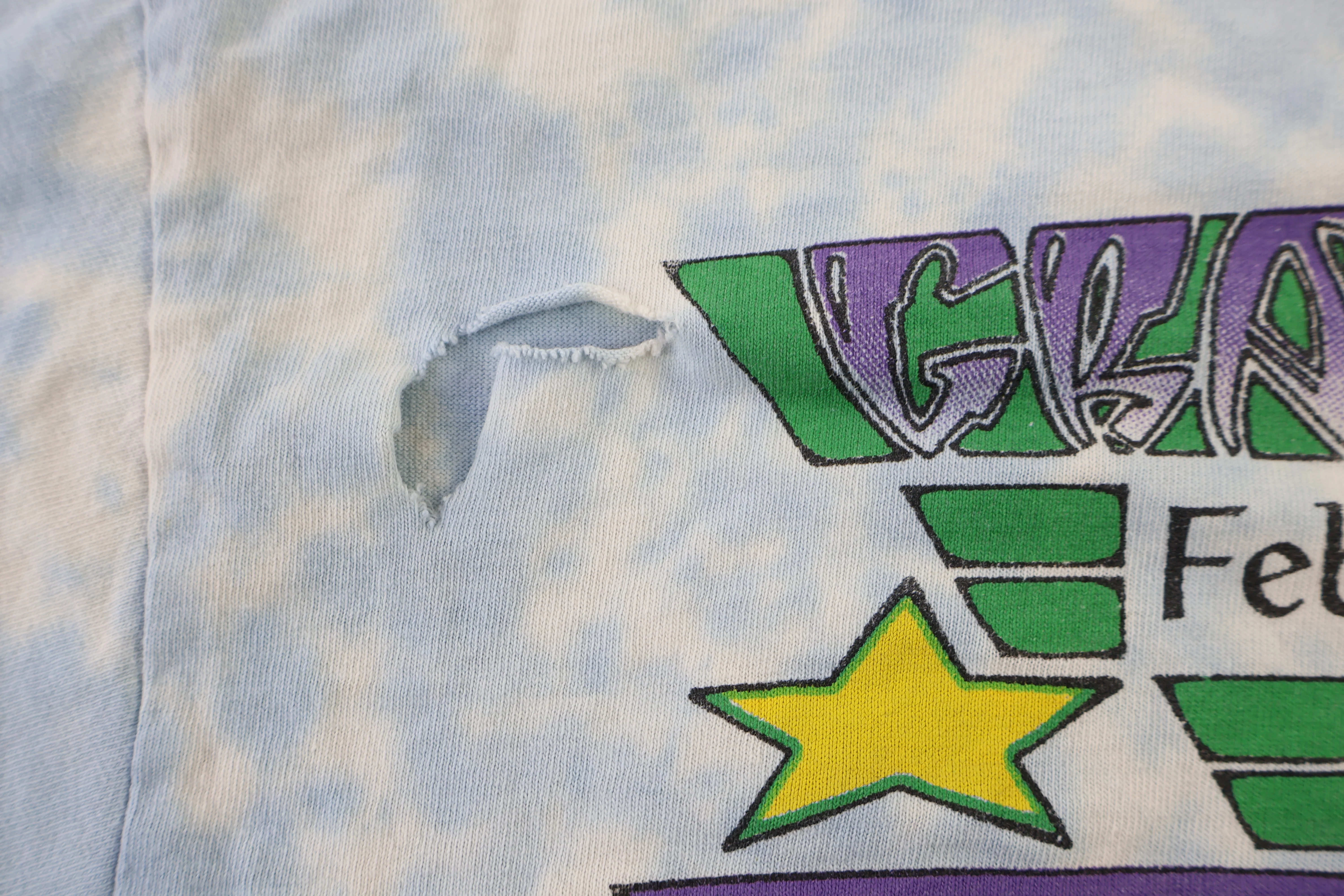 1995 The Grateful Dead Oakland Mardi Gras T-shirt - Image 4