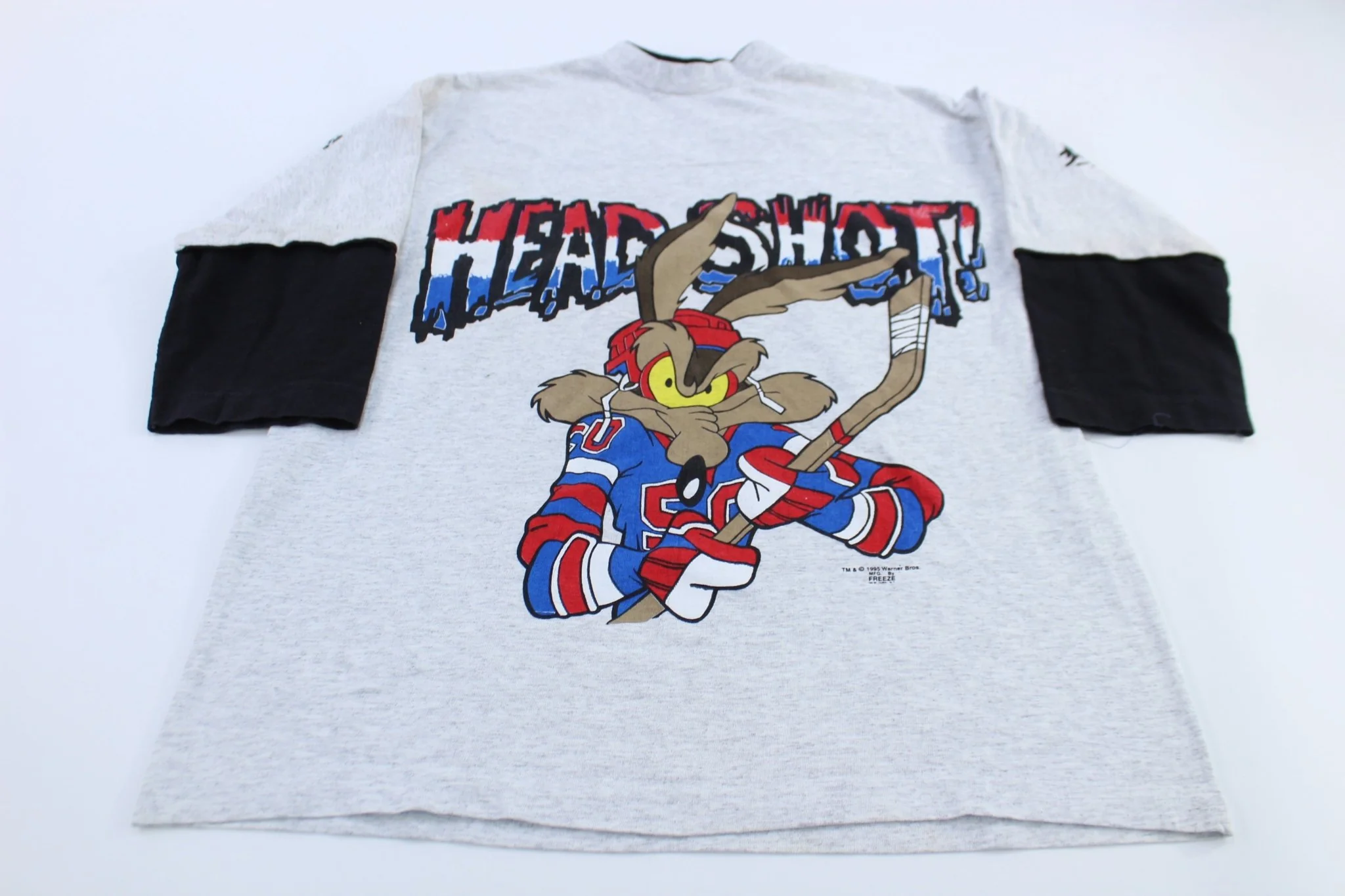 1995 Warner Bros Wile E. Coyote Headshot Hockey T-Shirt