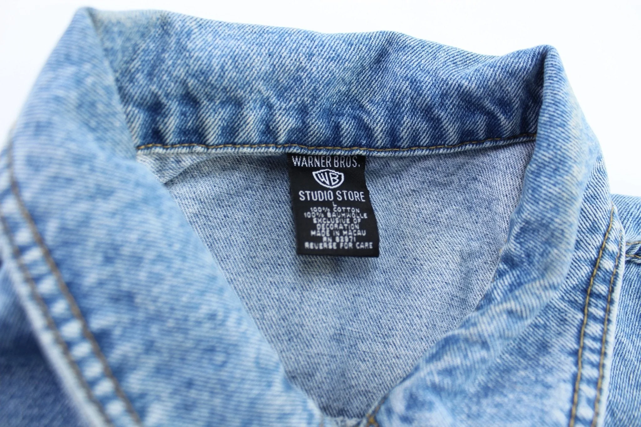 1997 Warner Bros Embroidered Tas Las Vegas Denim Jacket - Image 3