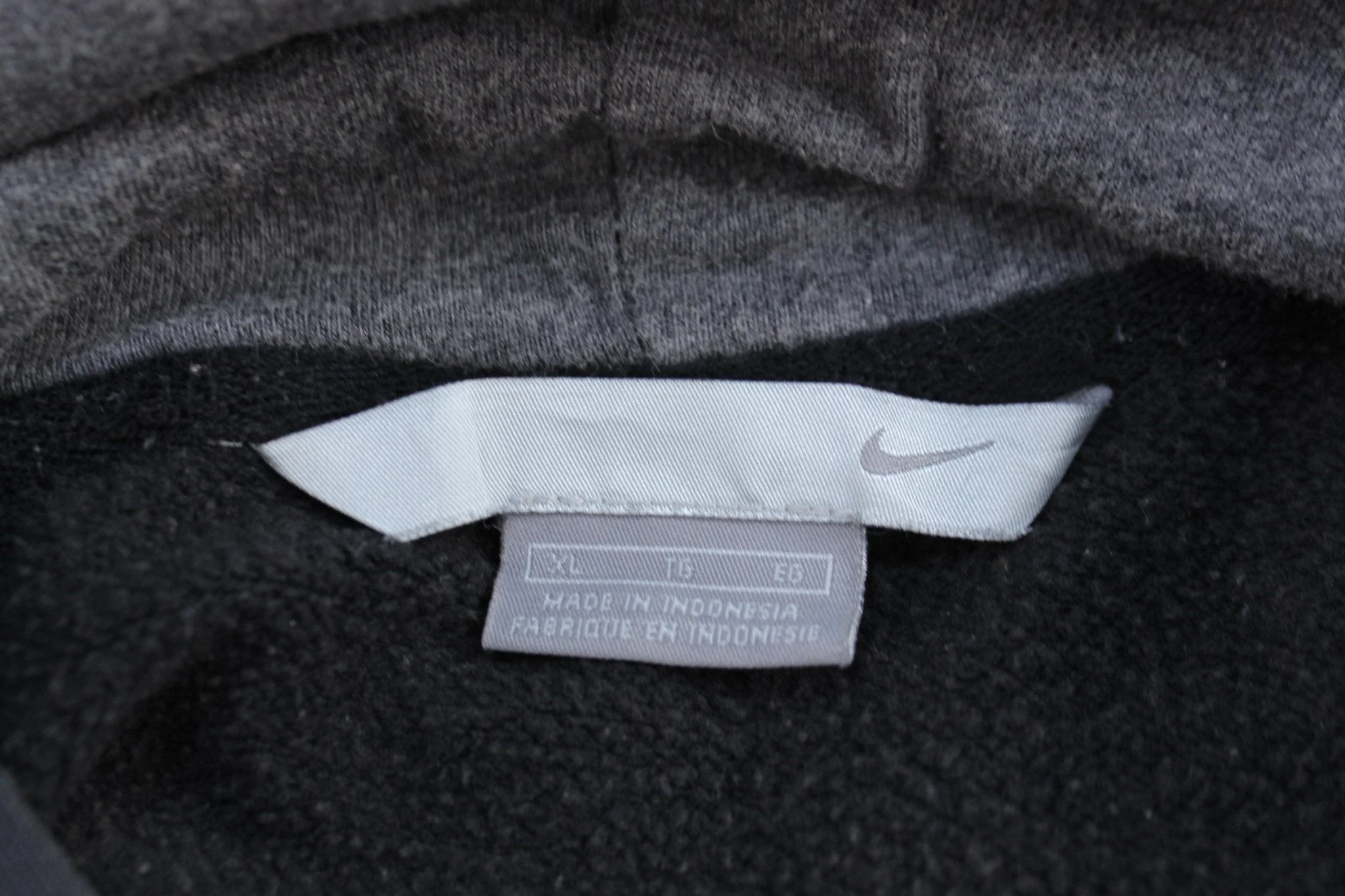 2000's Nike Embroidered Swoosh Logo Black Pullover Hoodie - Image 3