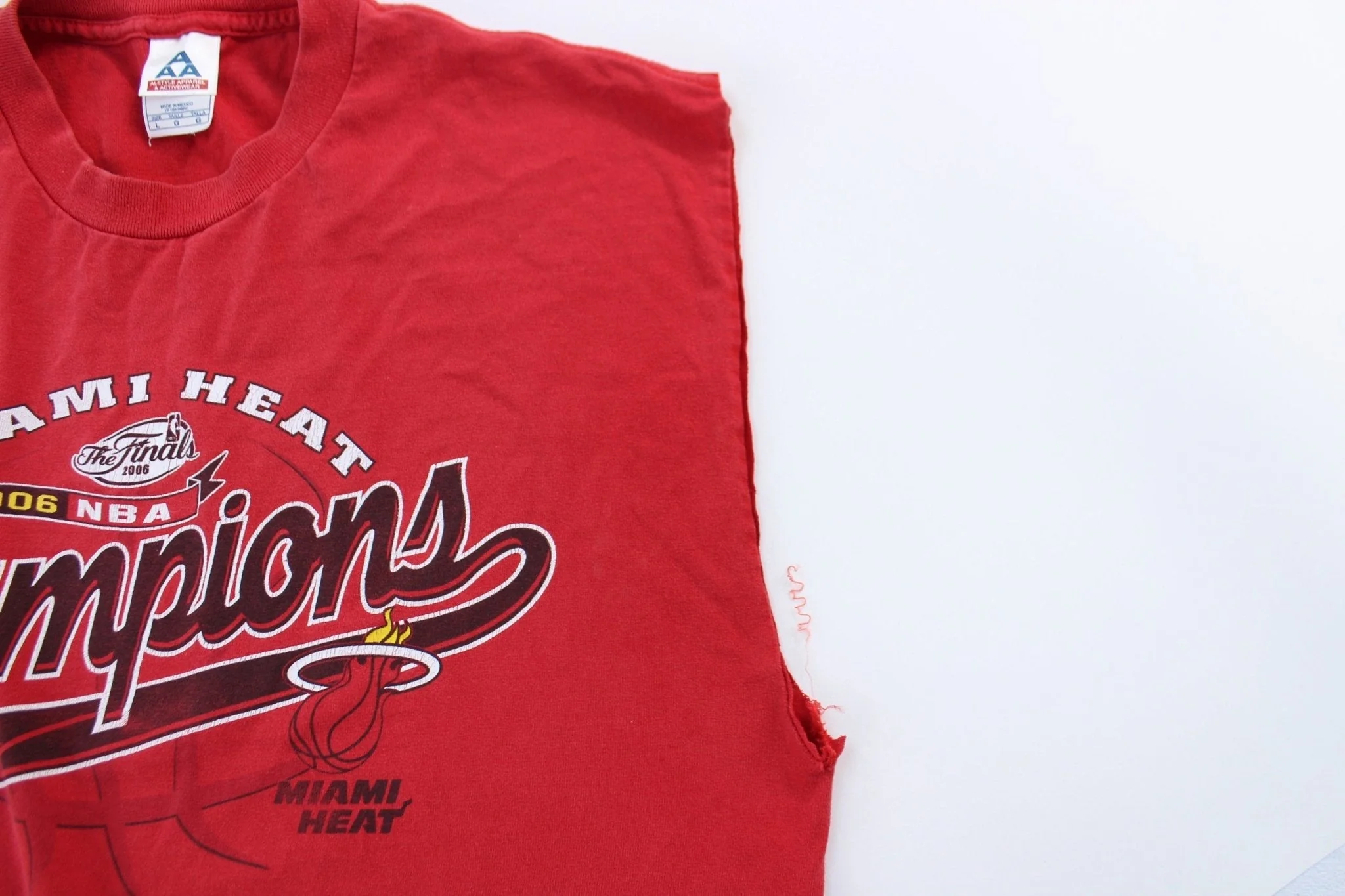 2006 Miami Heat Basketball Champions Tank Top - Image 3