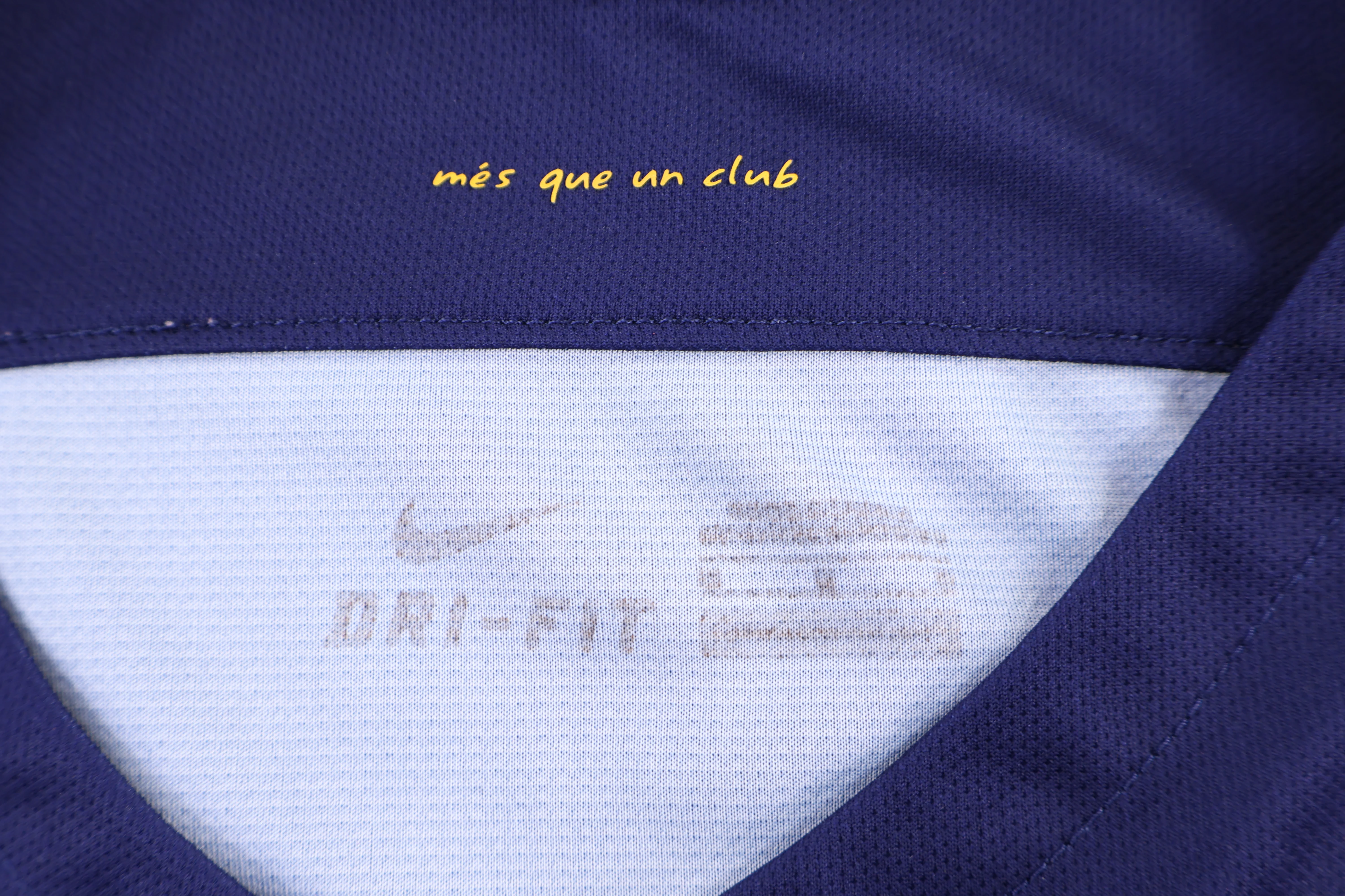 2015/16 Nike FC Barcelona Soccer Jersey - Image 4