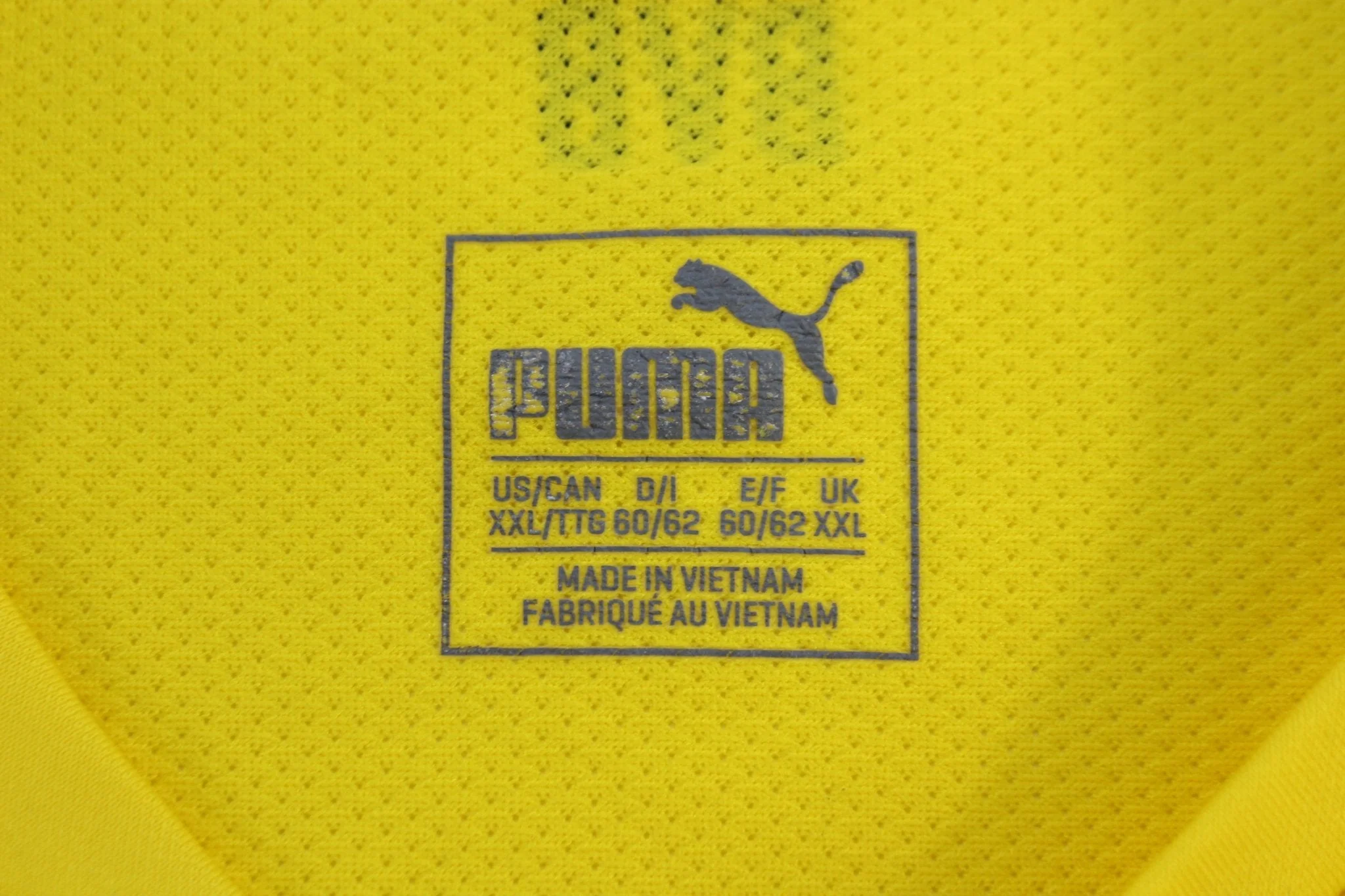 2016-17 Borussia Dortmund Puma Soccer Training Jersey - Image 4