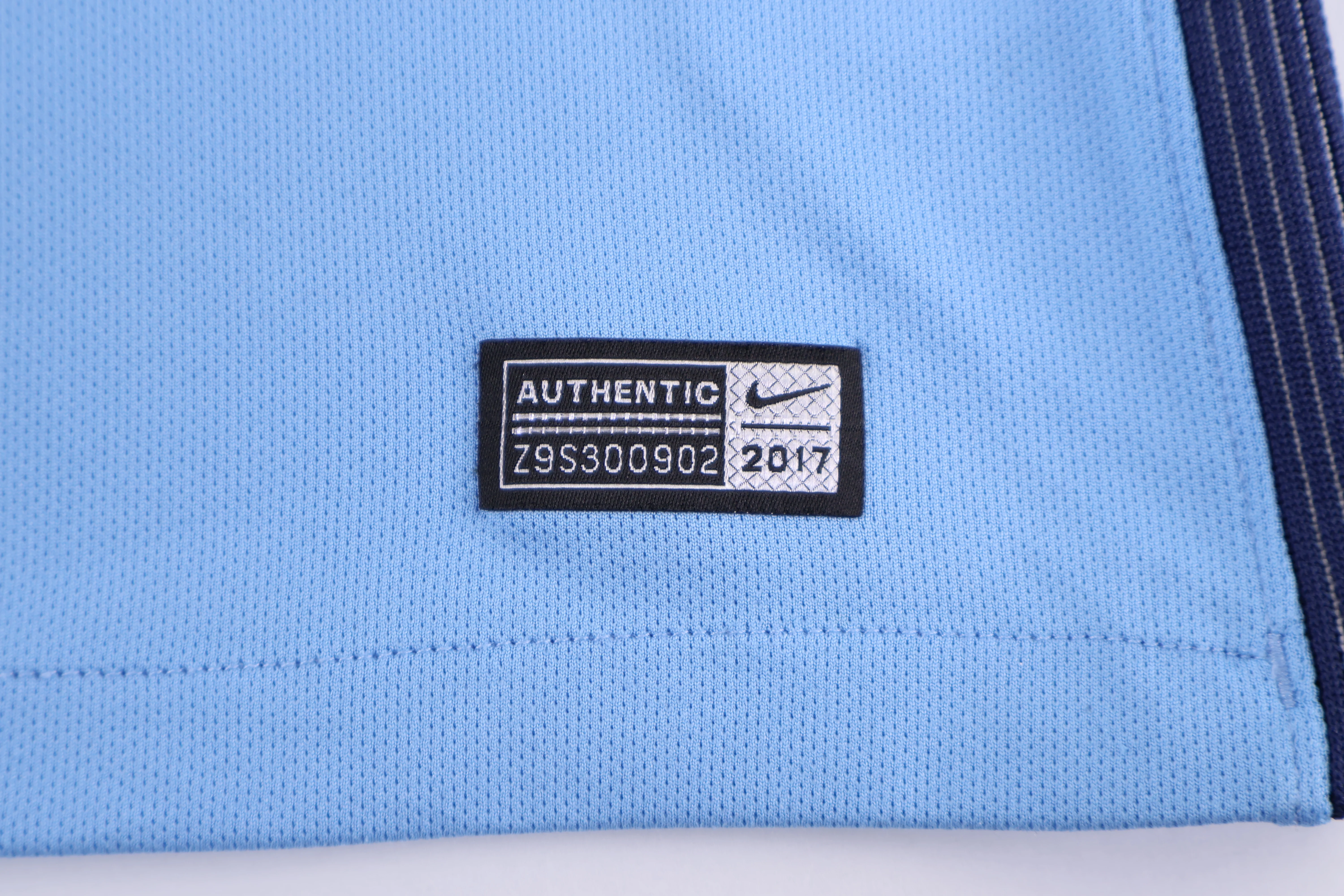2016/17 Manchester City Soccer Jersey - Image 3