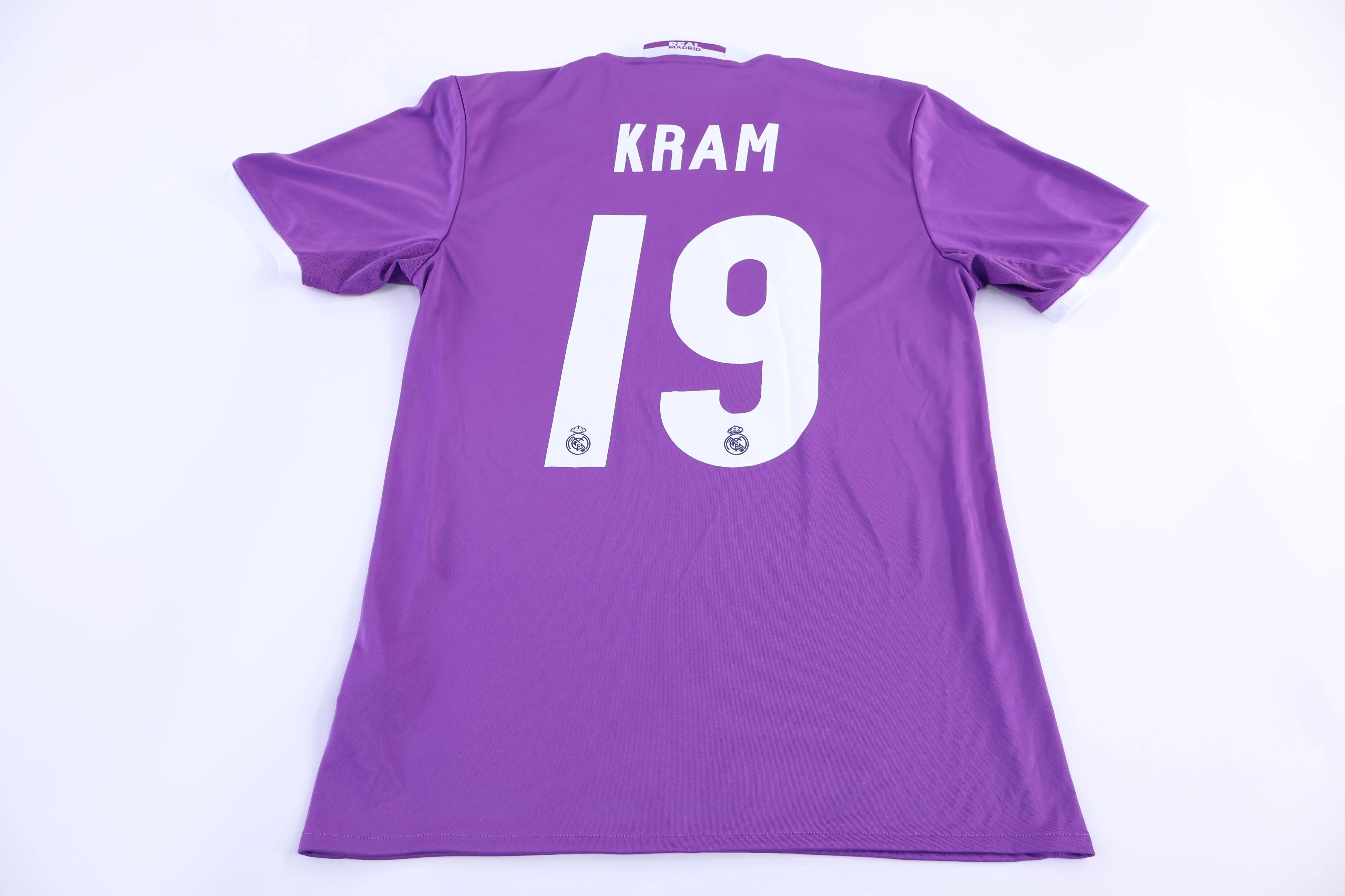 2016/17 Real Madrid Away Soccer Jersey - Image 3