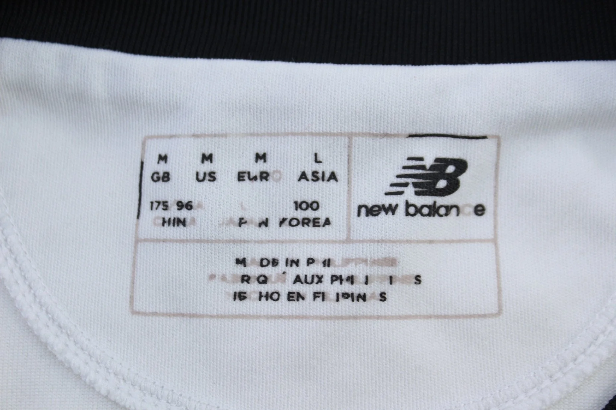 2017/18 New Balance Liverpool Soccer Jersey - Image 4