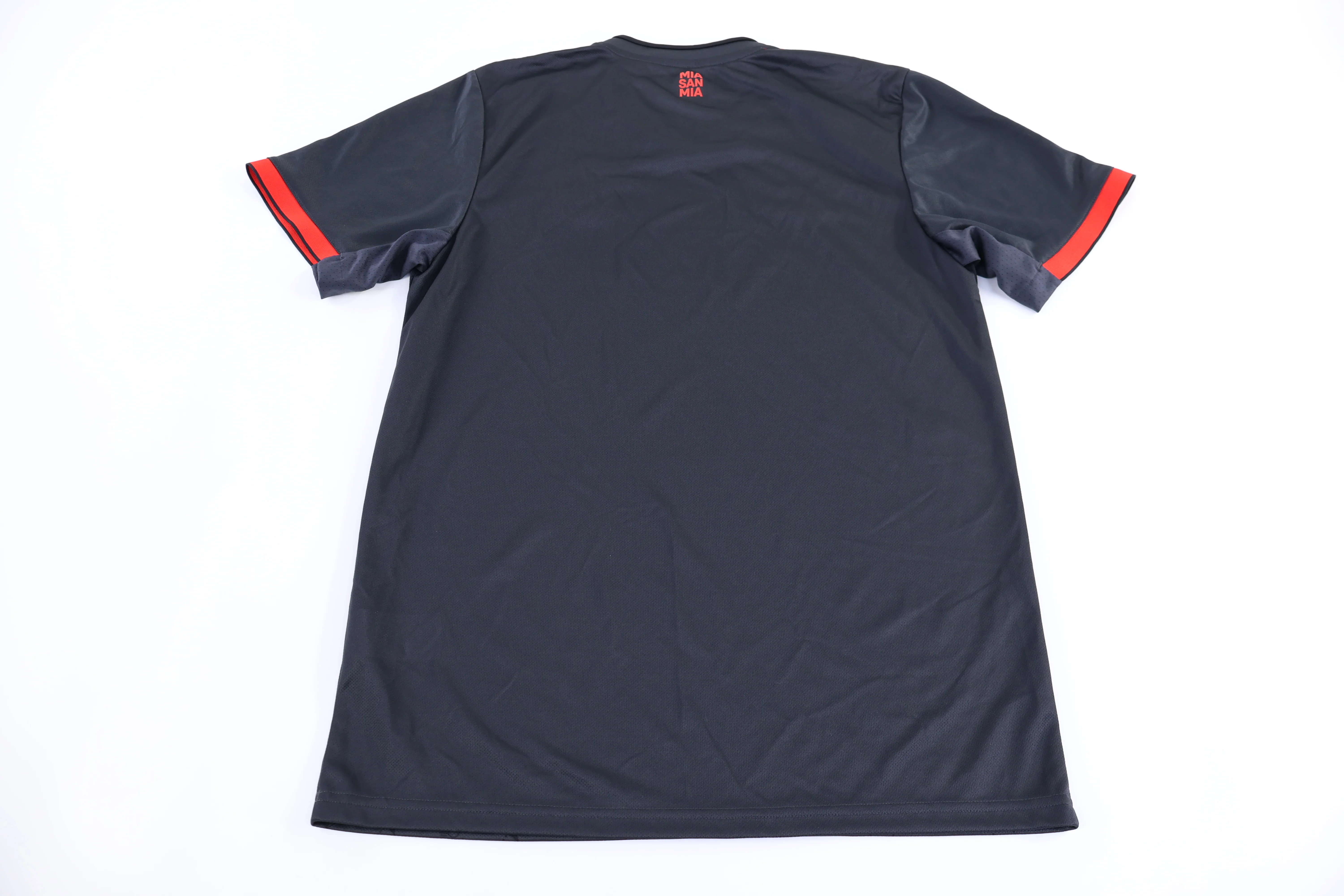 2022/23 Bayer Munich Soccer Jersey - Image 2