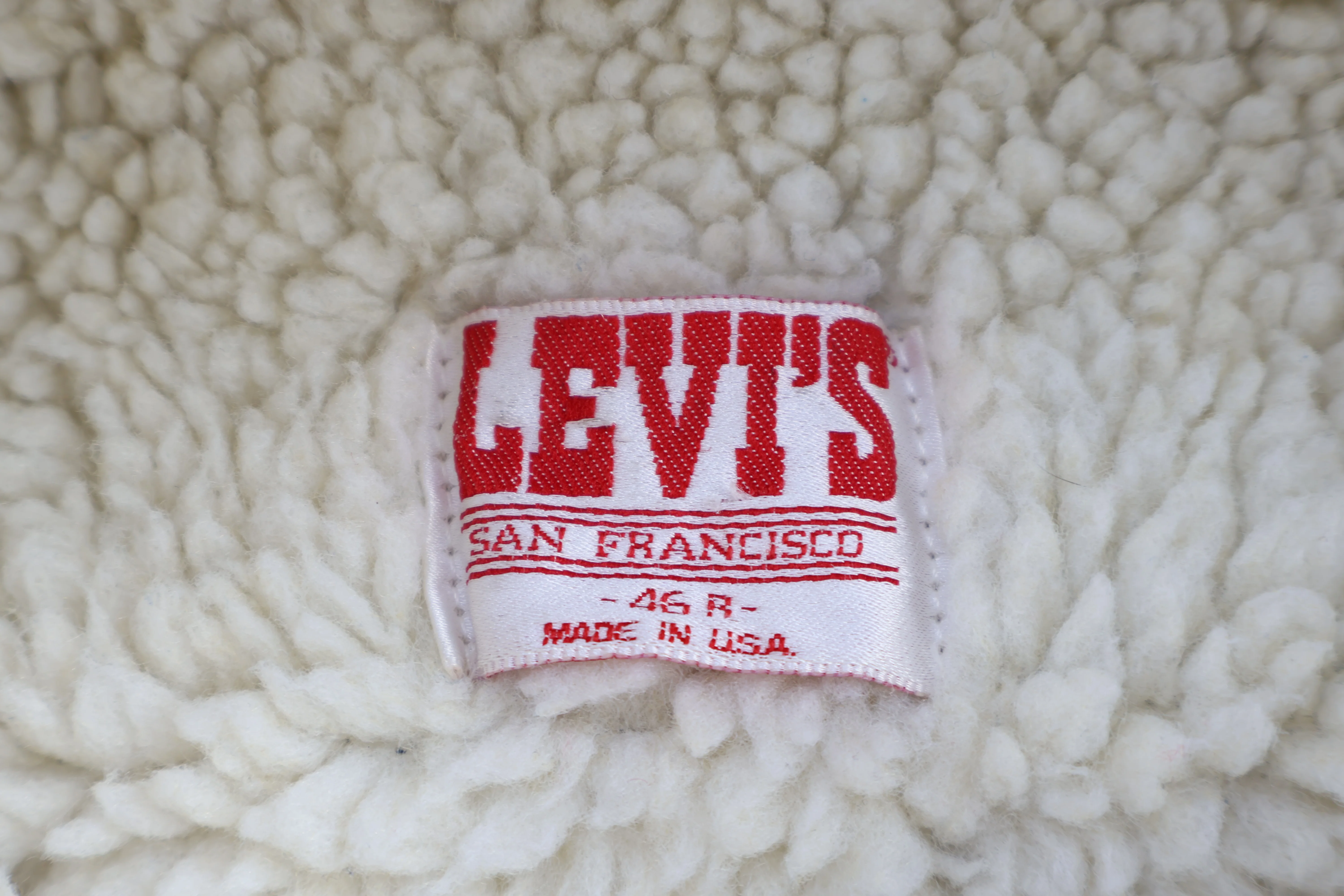 80's Levi's Medium Wash Sherpa Lined Jacket - Image 3