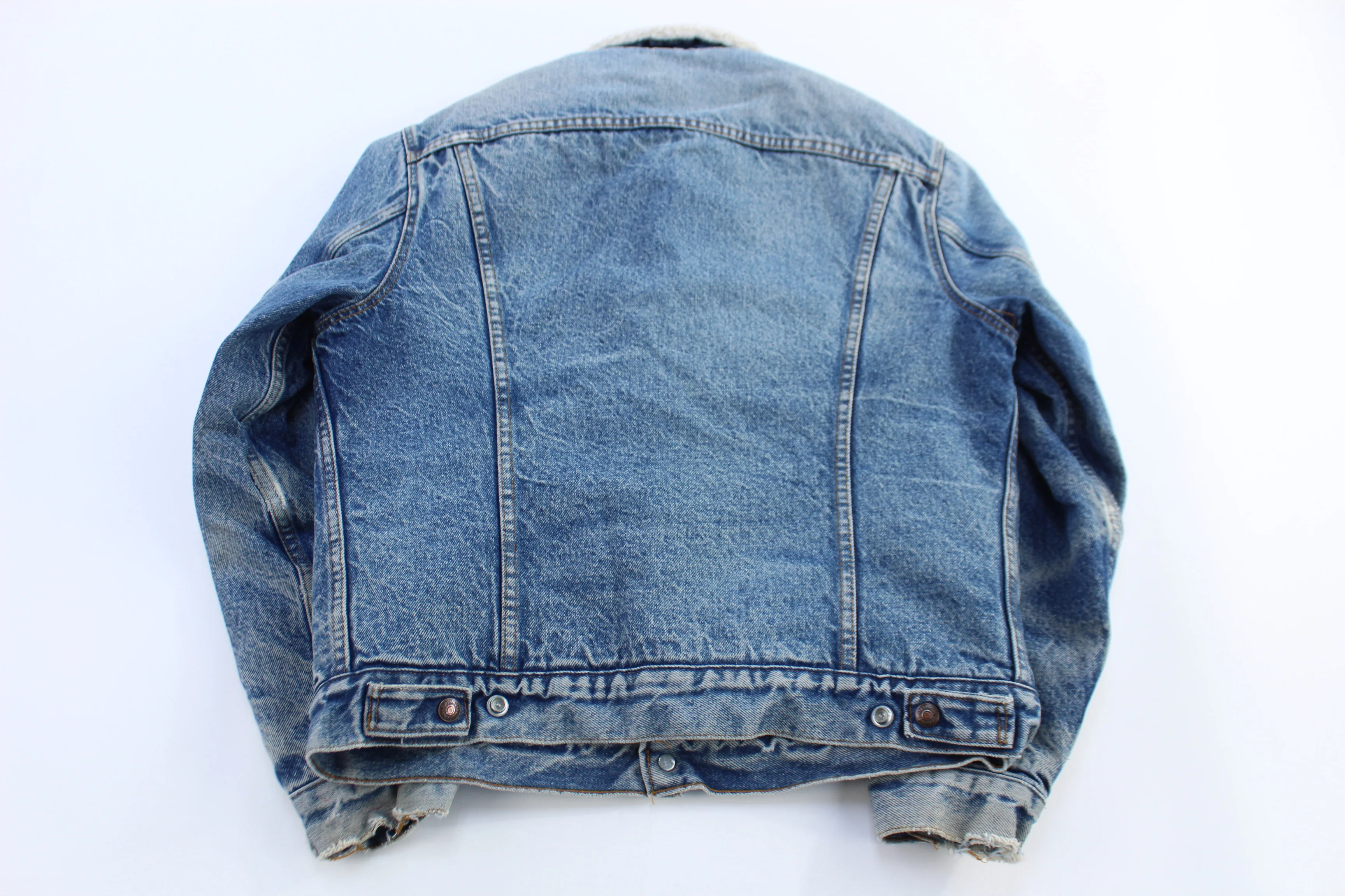 80's Levi's Medium Wash Sherpa Lined Trucker Jacket - Image 2
