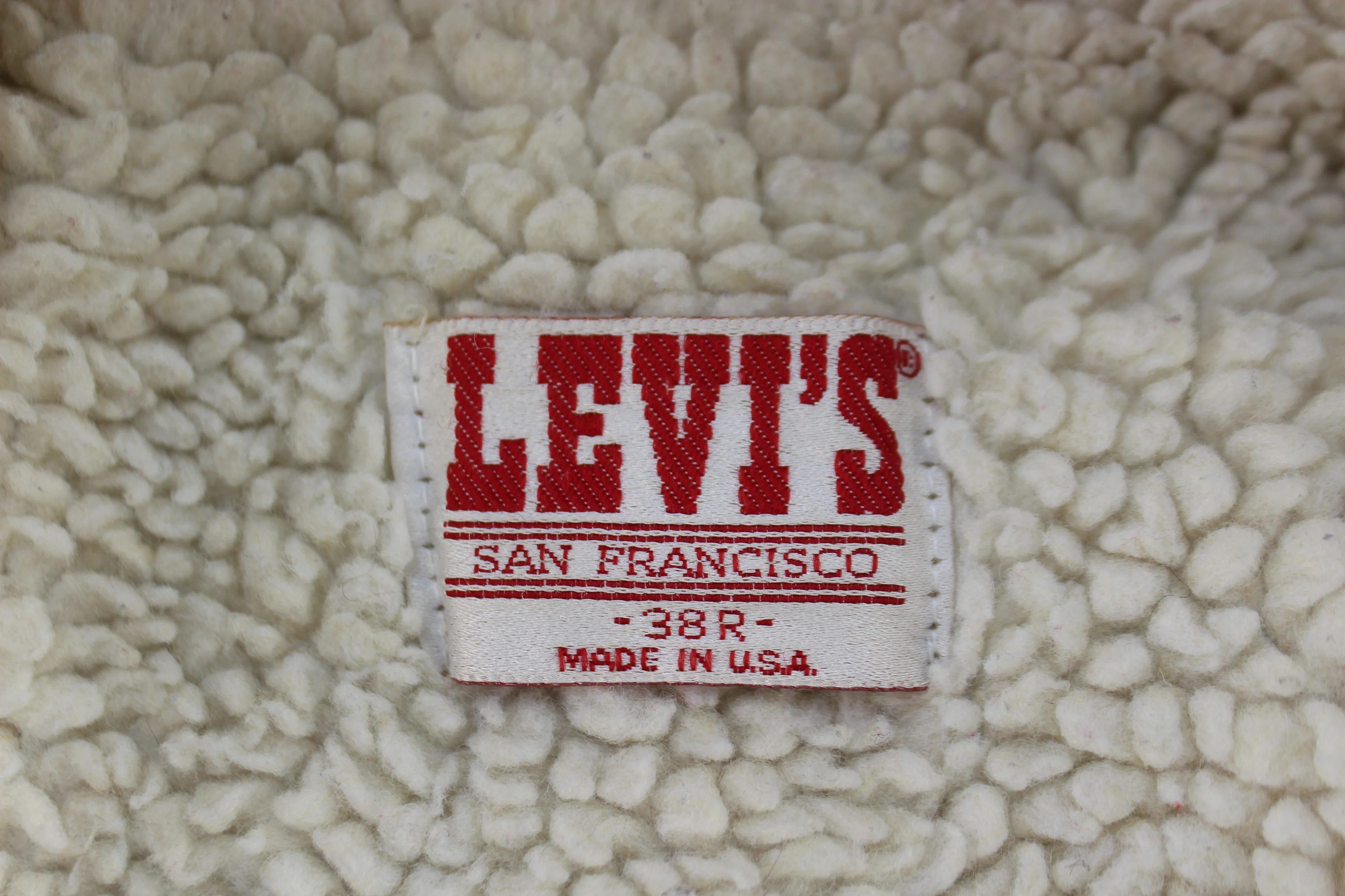 80's Levi's Medium Wash Sherpa Lined Trucker Jacket - Image 4