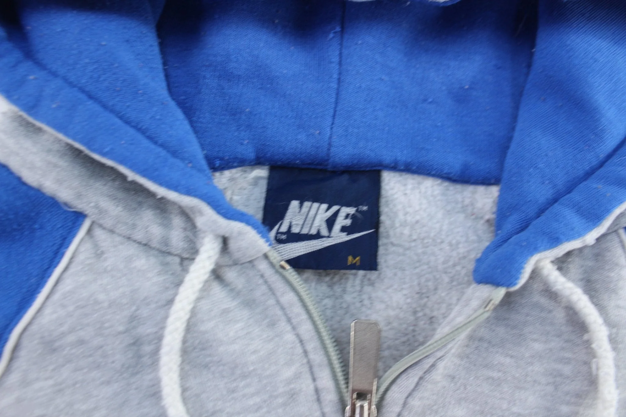 80's Nike Embroidered Logo Blue & Grey Zip Up Hoodie - Image 4