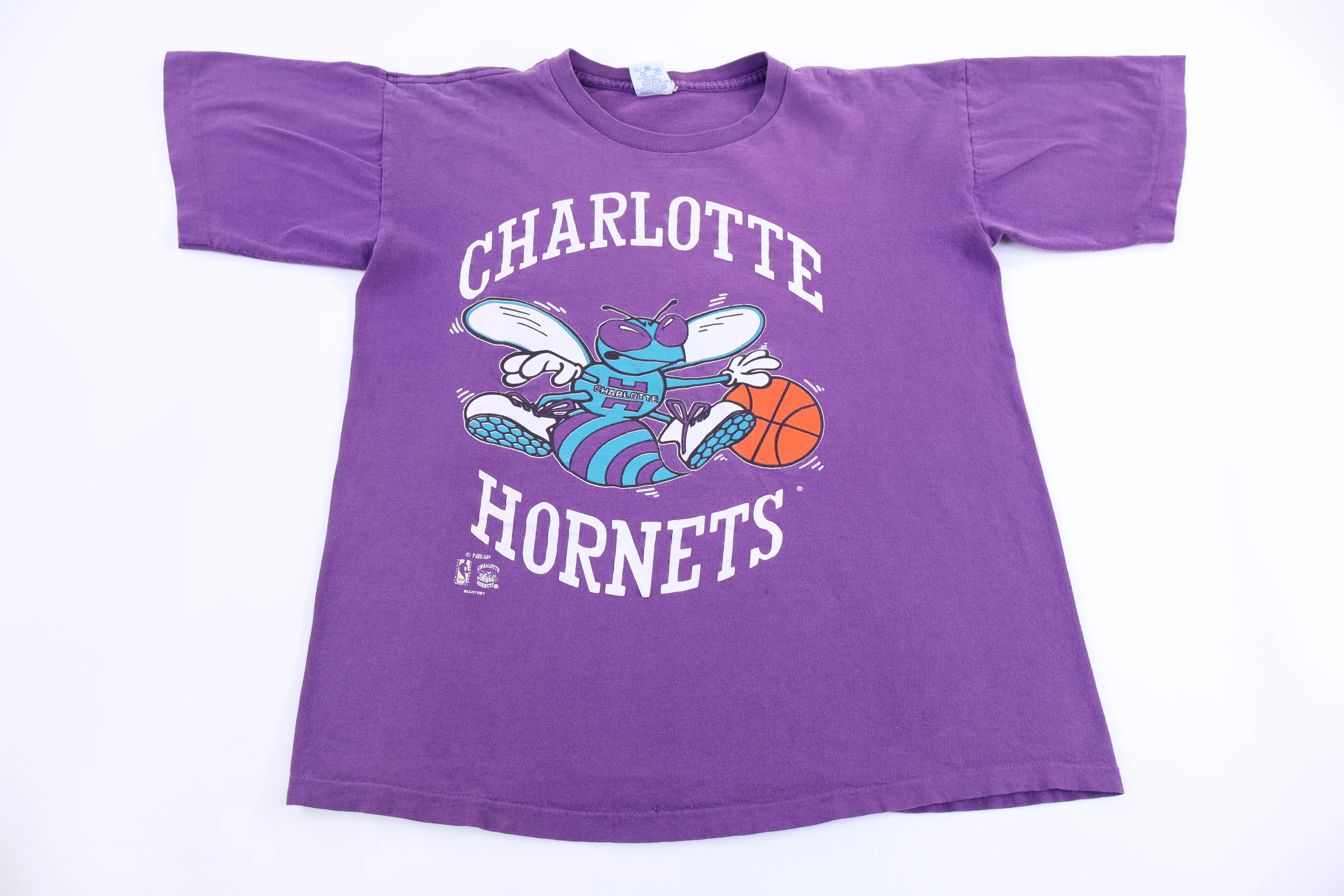 90's Charlotte Hornets Basketball T-shirt