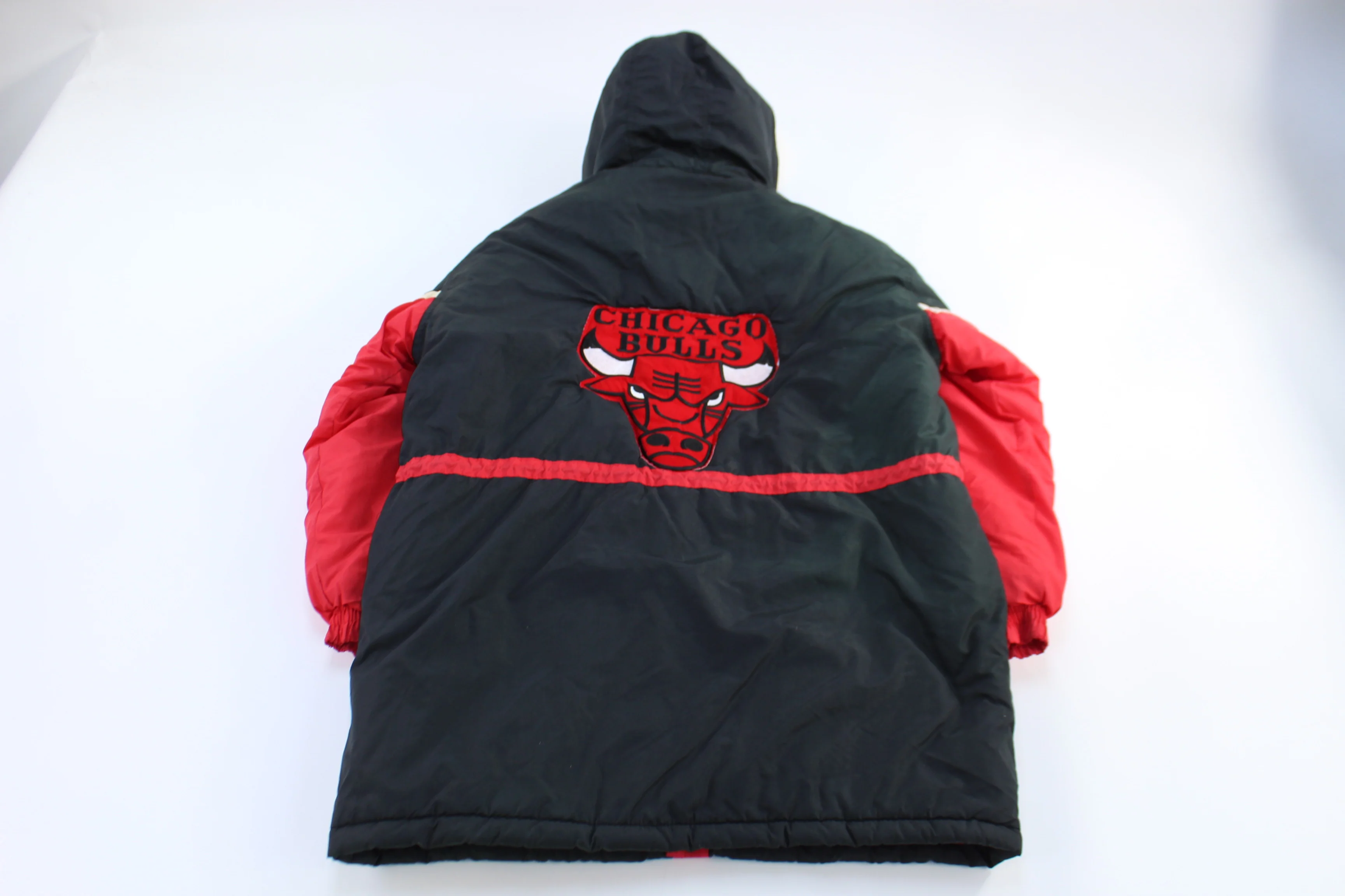 90's Chicago Bulls Basketball Puffer Parka Jacket - Image 2