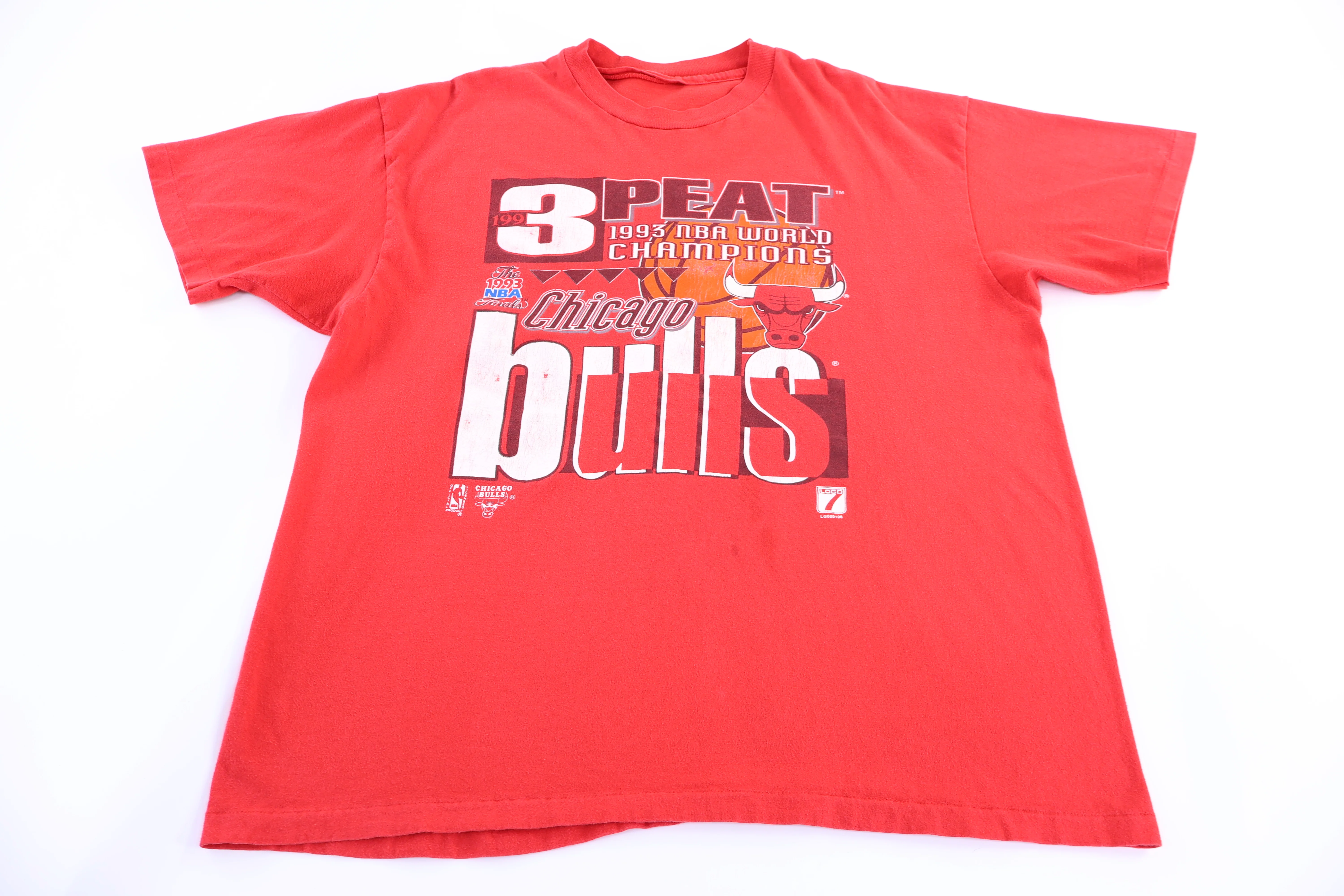 90's Chicago Bulls Basketball T-shirt - Image 2