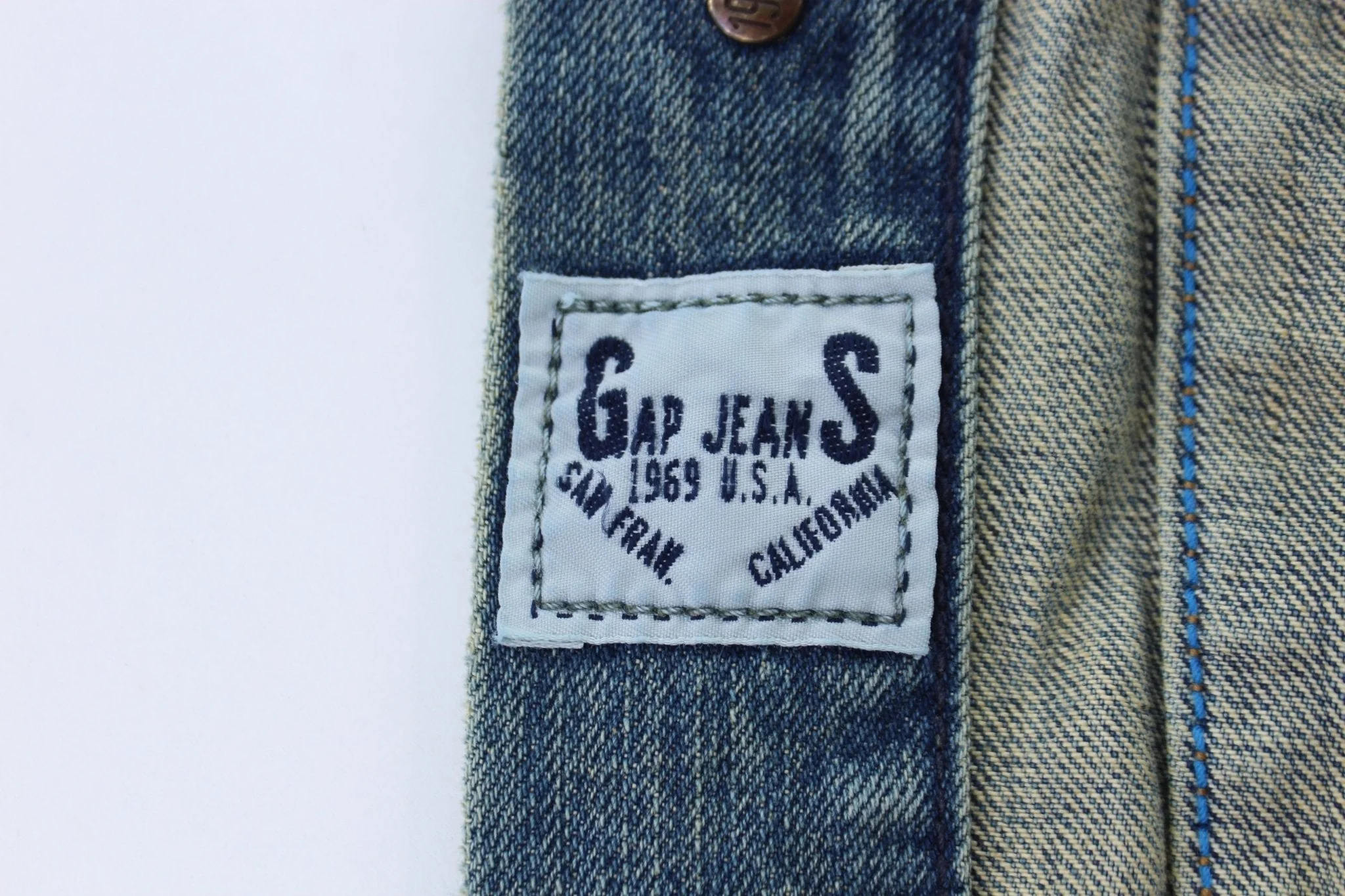 90's Gap Medium Wash Denim Trucker Jacket - Image 3