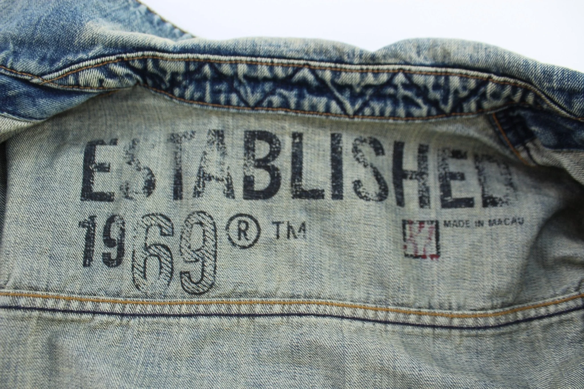 90's Gap Medium Wash Denim Trucker Jacket - Image 4