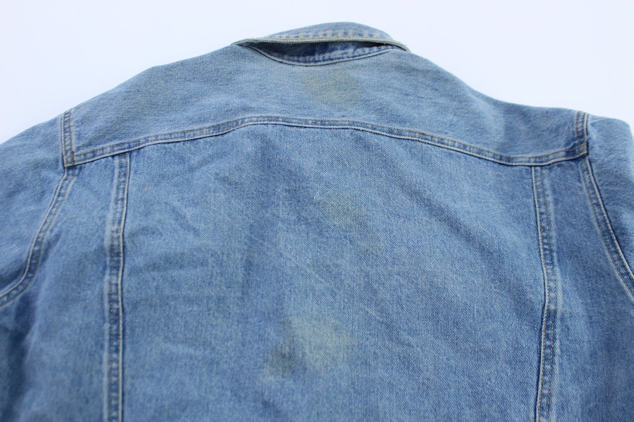 90's Guess Light Wash Denim Jacket - Image 3