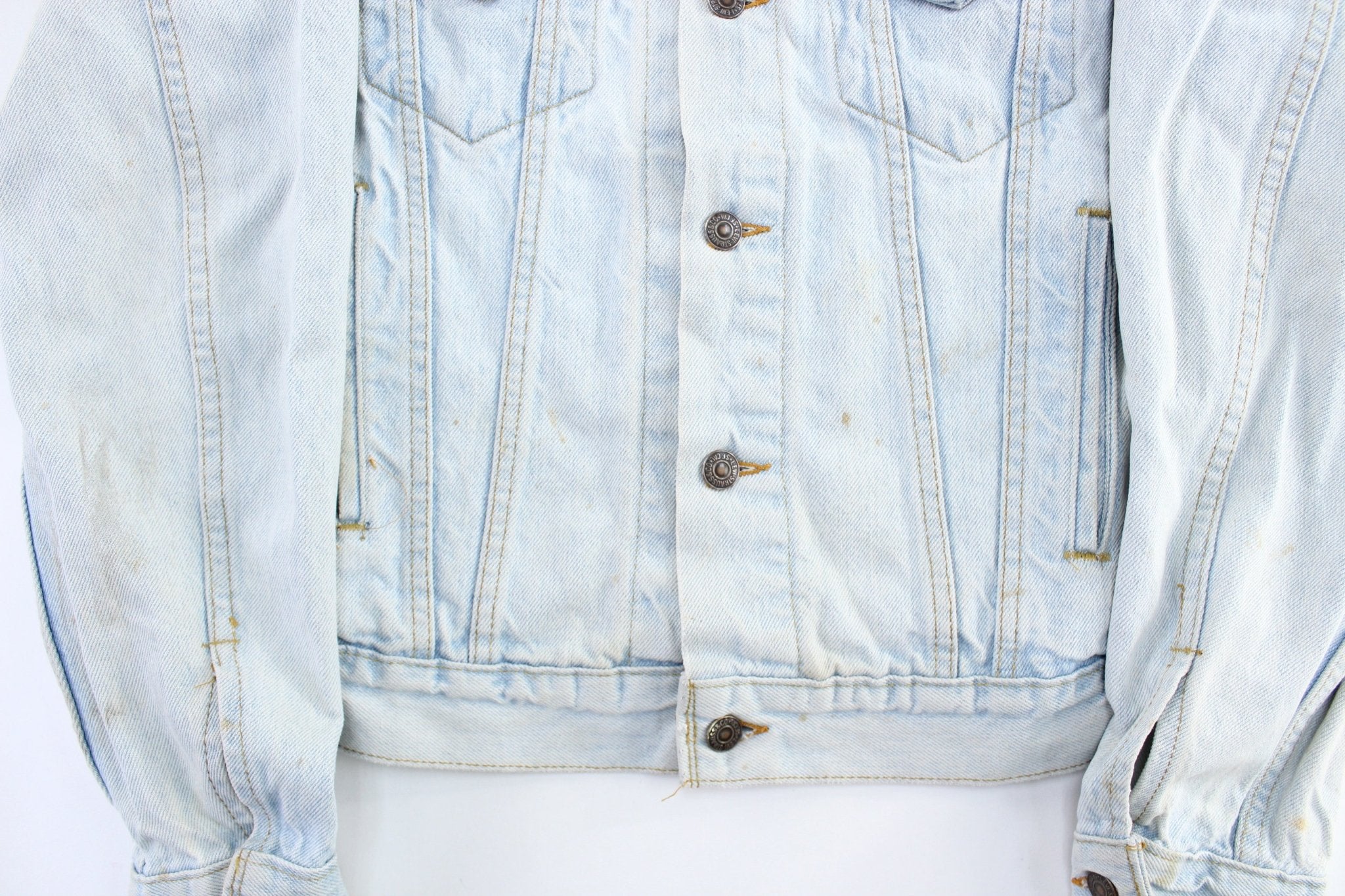 90's Levi's Light Wash Denim Jacket - Image 3