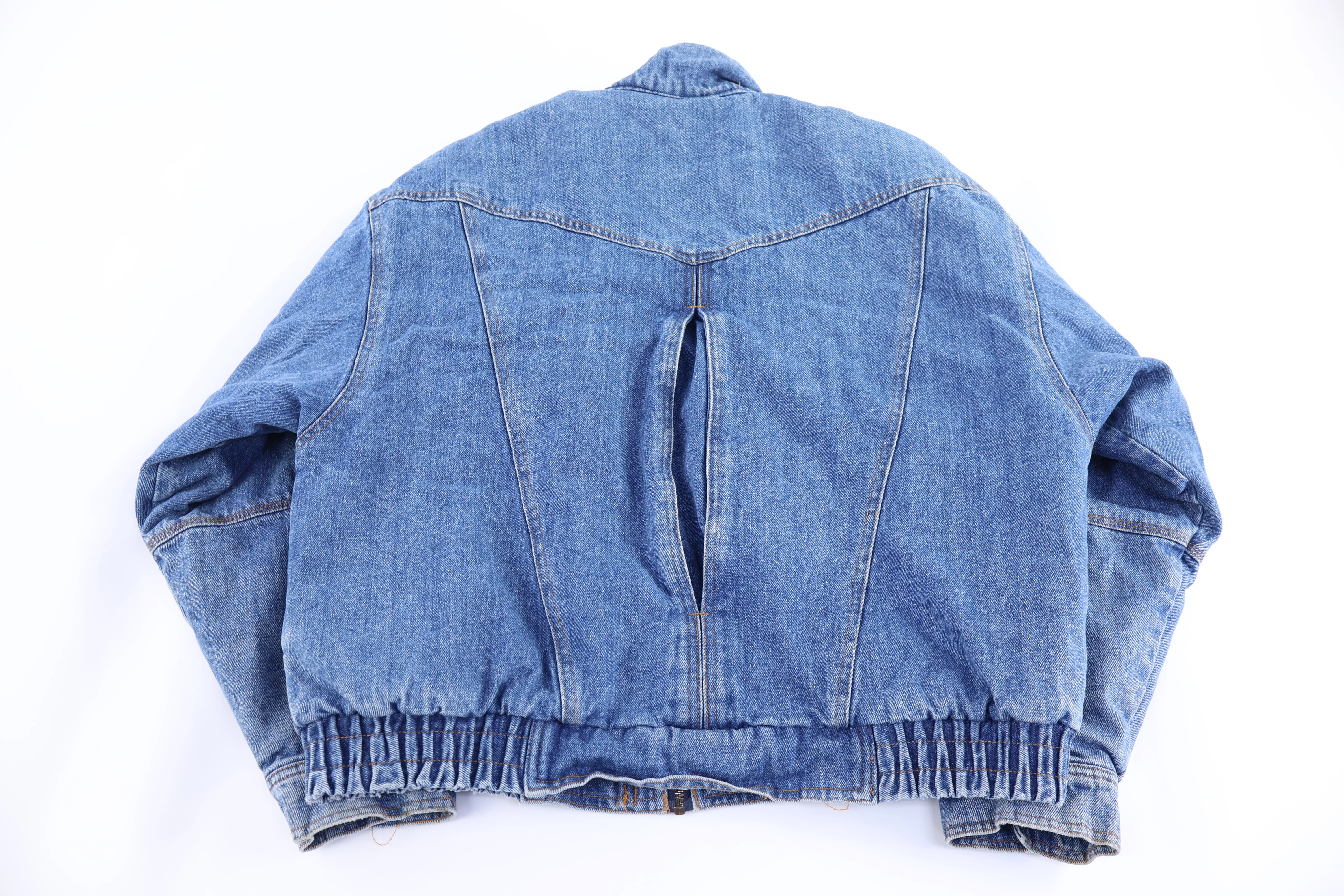90's Levi's Medium Wash Denim Jacket - Image 2