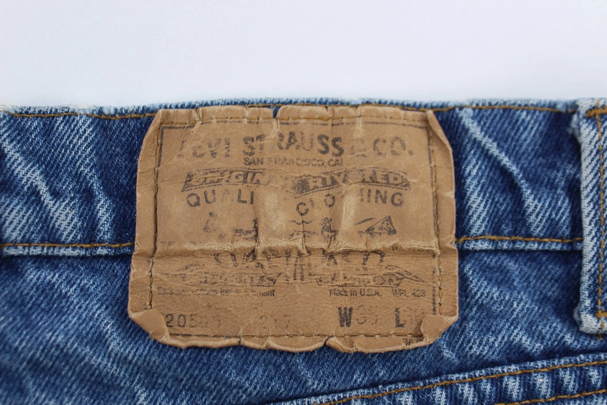 90's Levi's Orange Tab Medium Wash Denim Jeans - Image 4