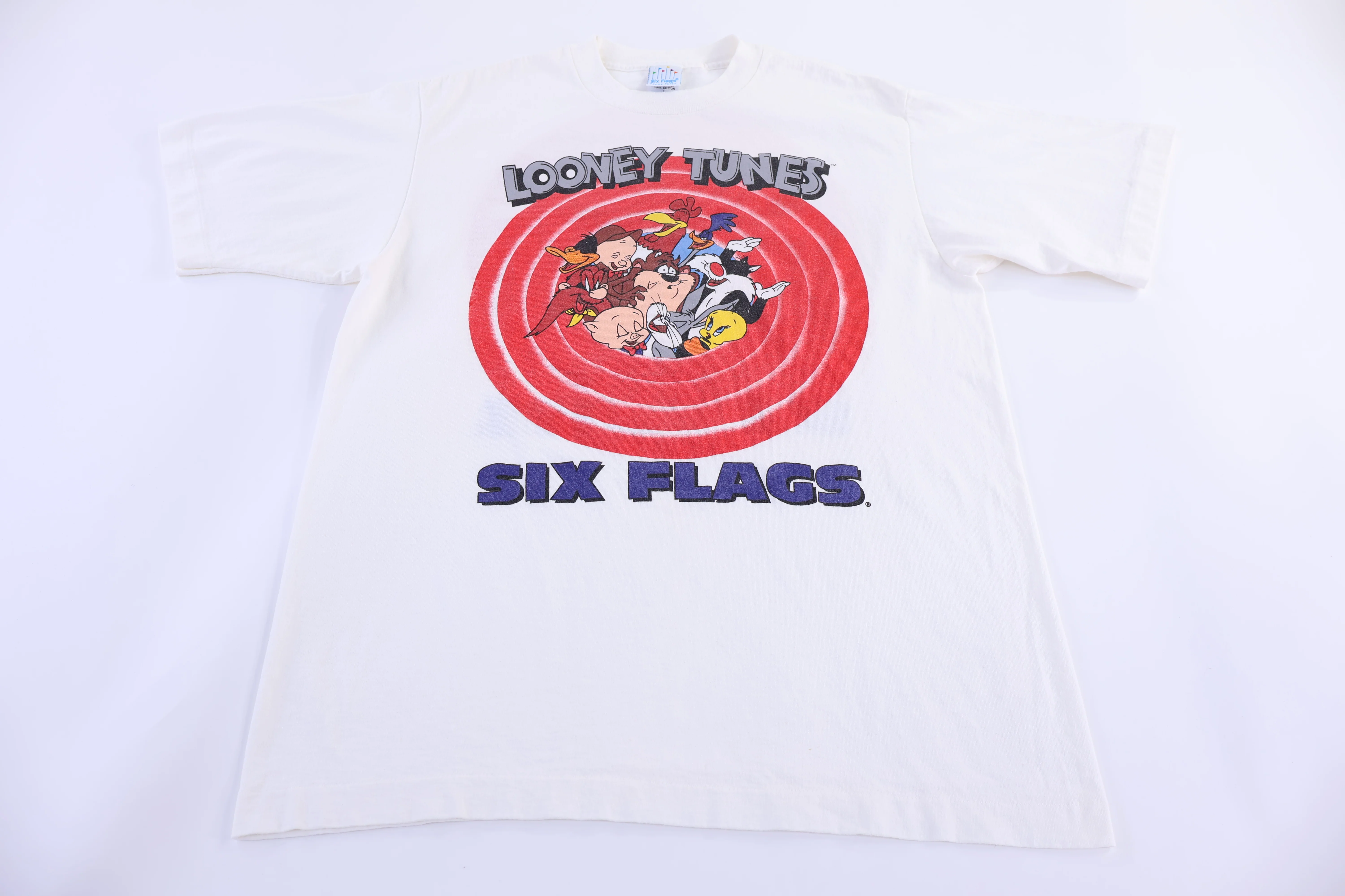 90's Looney Tunes Six Flags T-shirt - Image 2