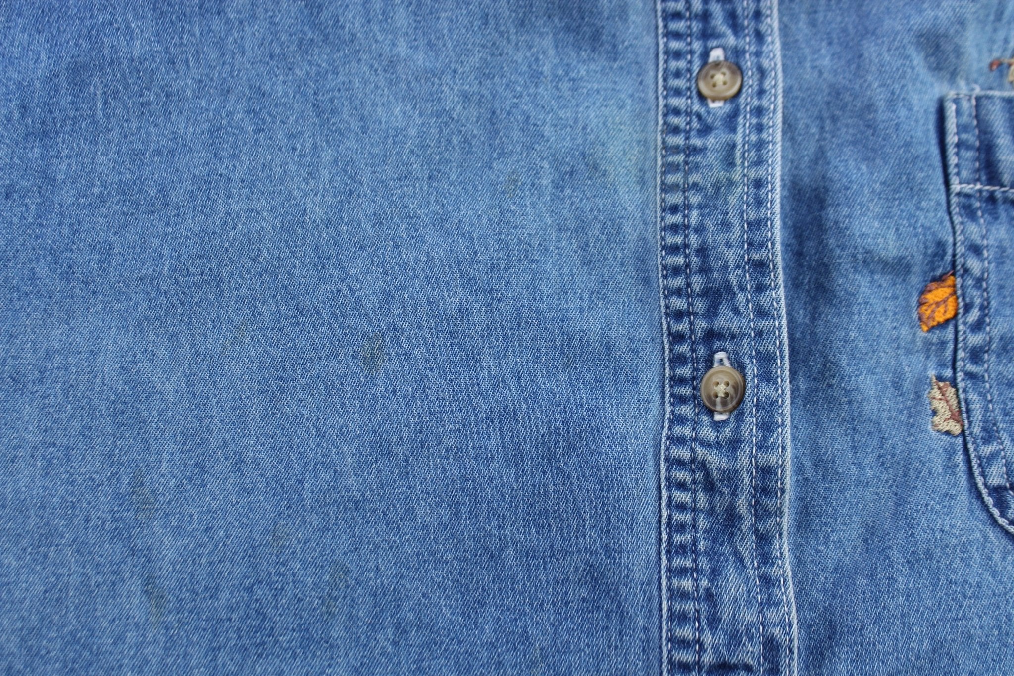 90's Looney Tunes Tweety Bird Stuff It Button Down - Image 3