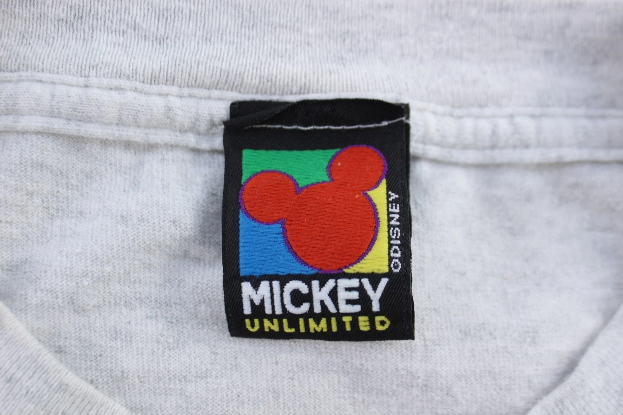 90's Mickey Mouse Graphic T-shirt - Image 4