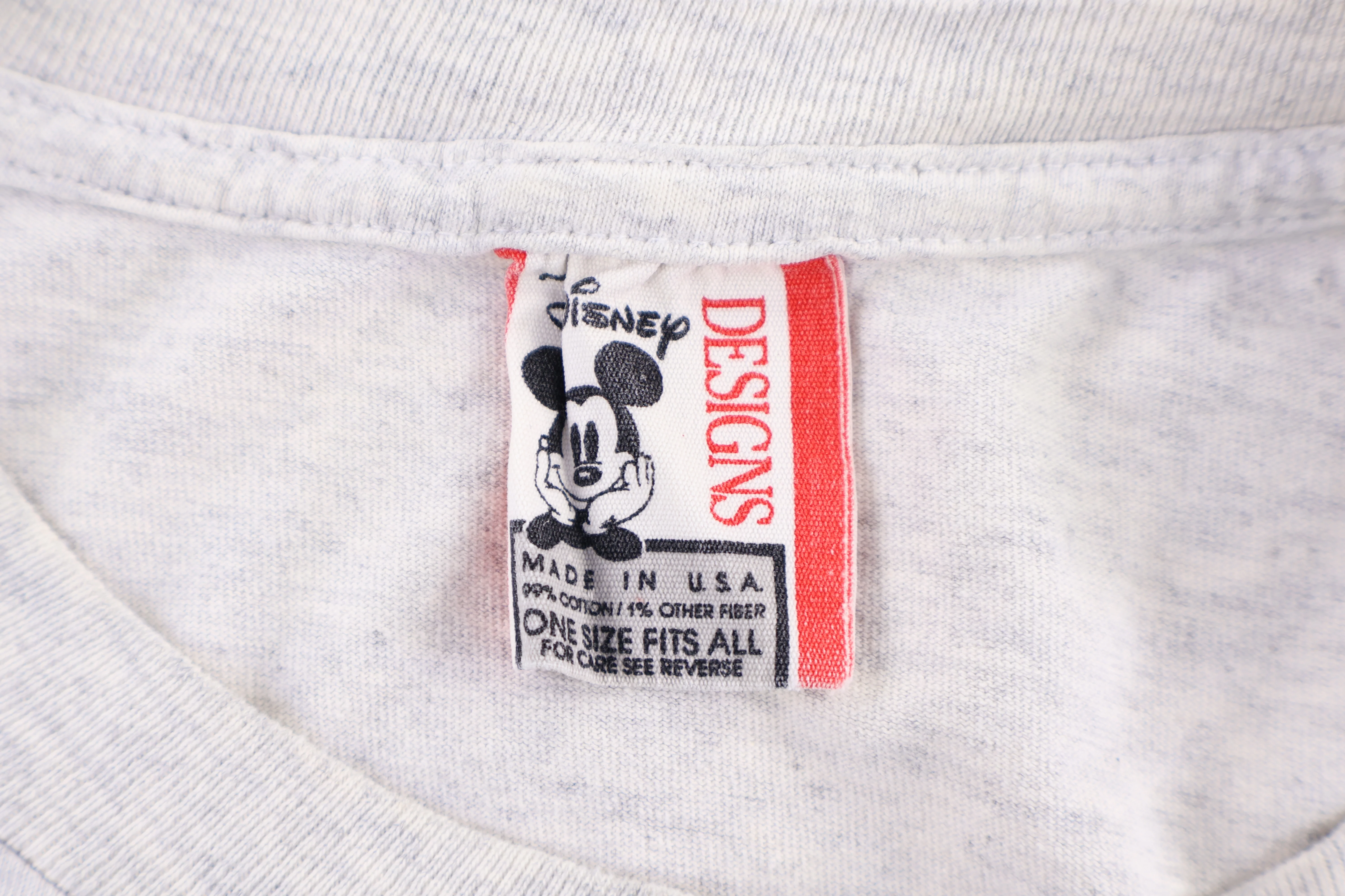 90's Mickey Mouse Graphic T-shirt - Image 4
