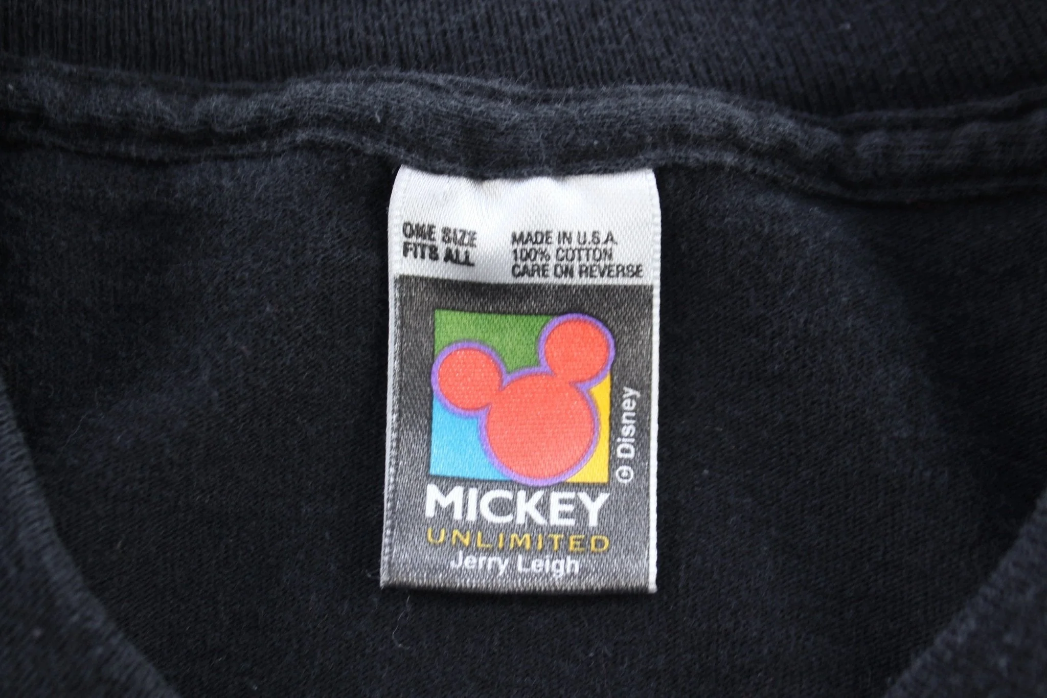 90's Mickey Mouse Graphic T-shirt - Image 4
