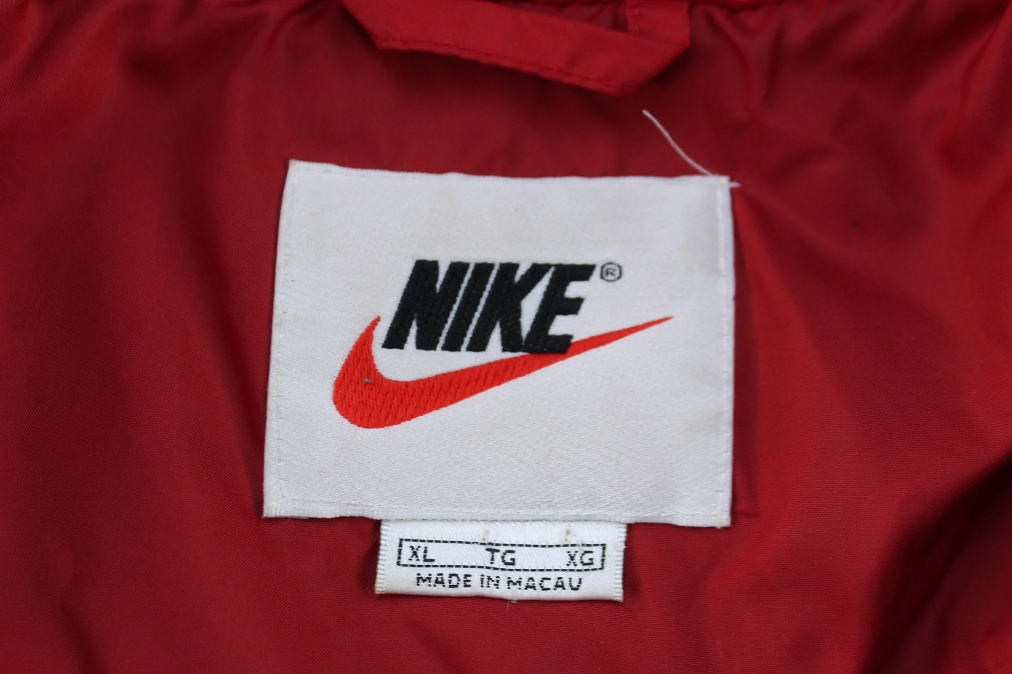 90's Nike Embroidered Logo Black Full Zip Puffer Jacket - Image 4