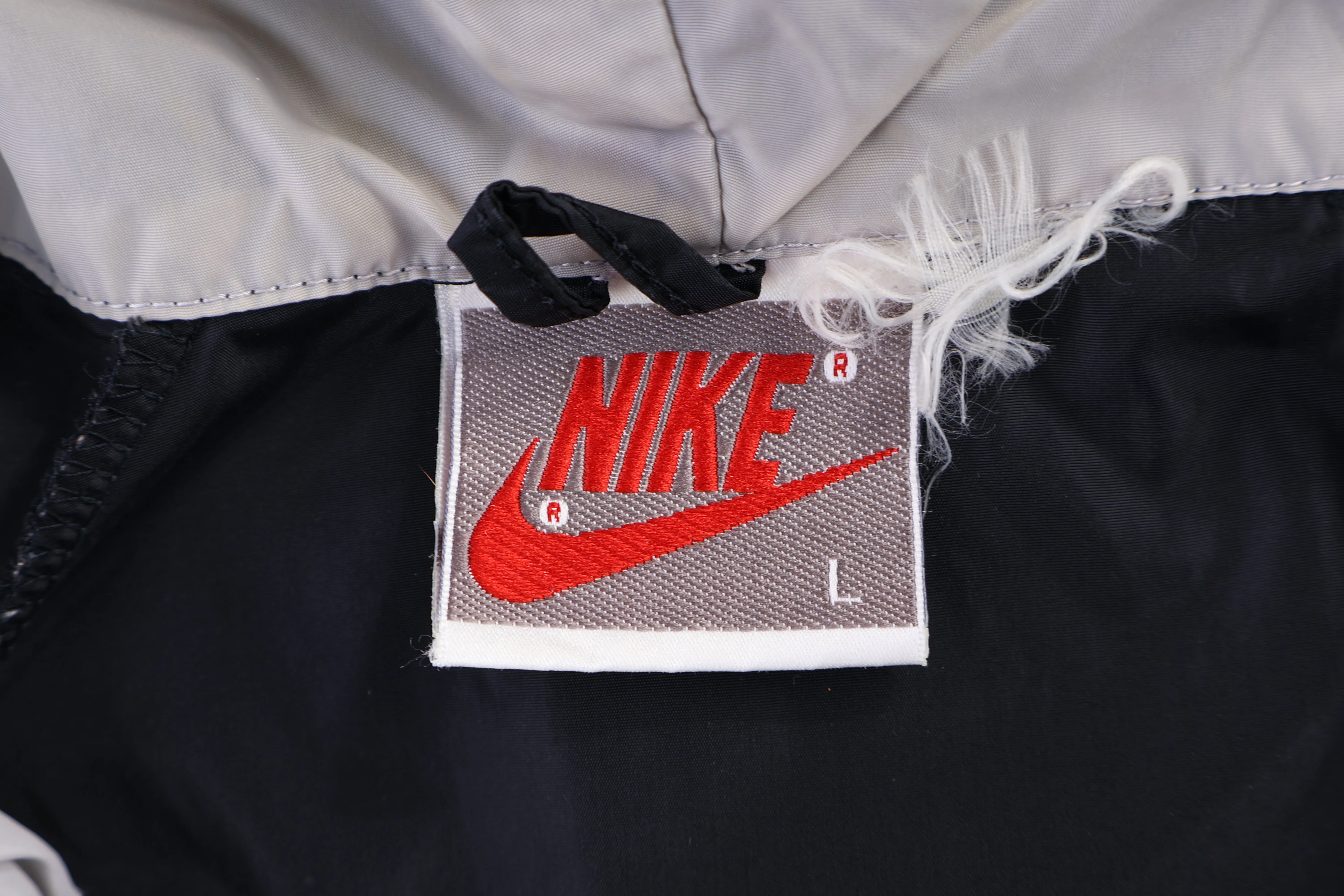 90's Nike Embroidered Logo Full Zip Windbreaker - Image 4
