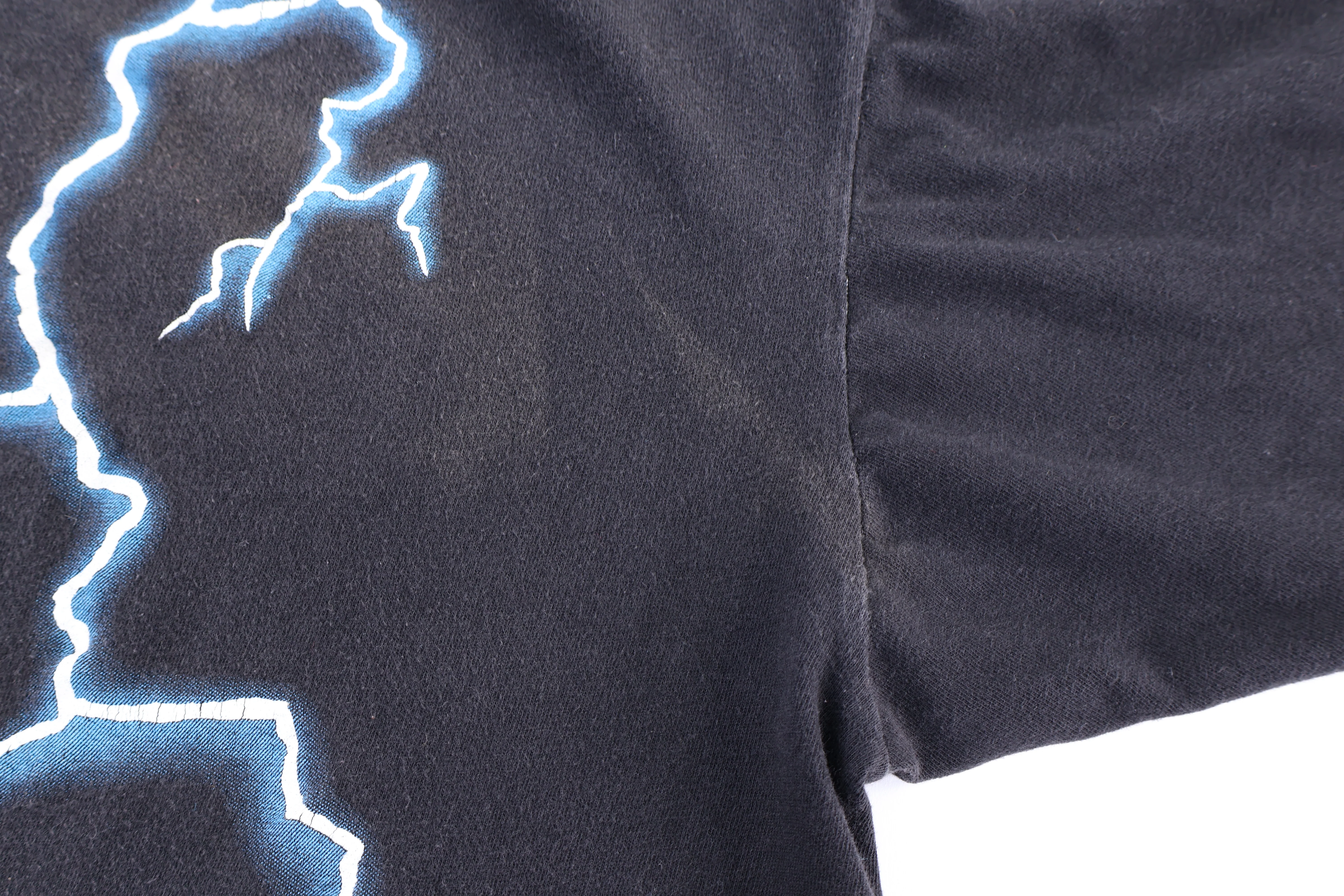 90's Only The Strong Survive Lighting Graphic T-shirt - Image 3