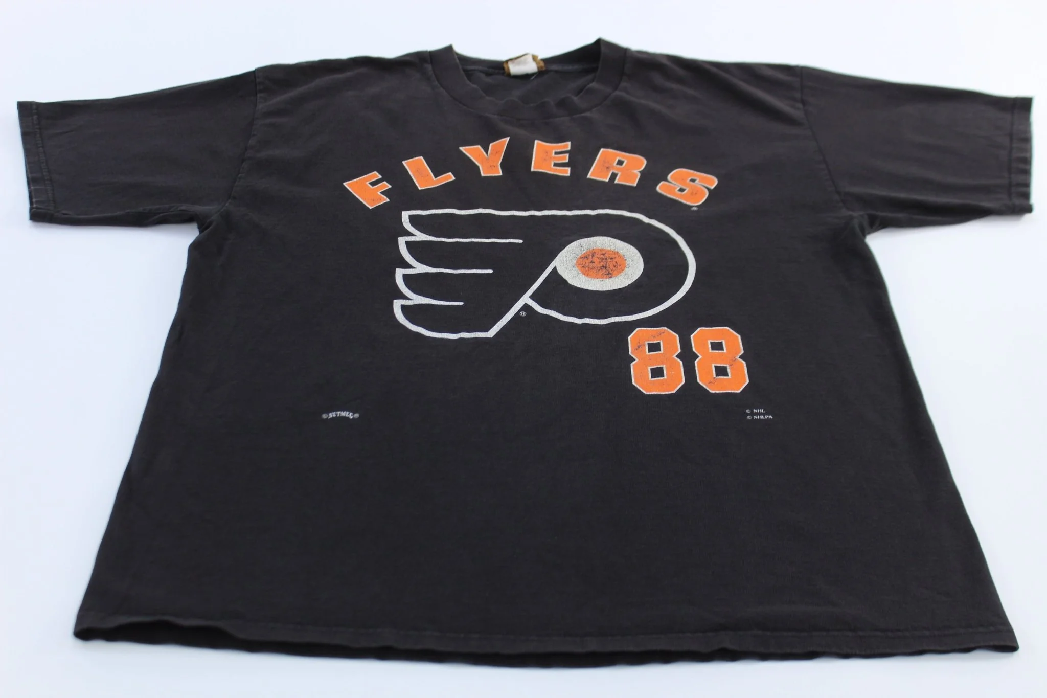 90's Philadelphia Flyers Eric Lindros Nutmeg Jersey T-Shirt
