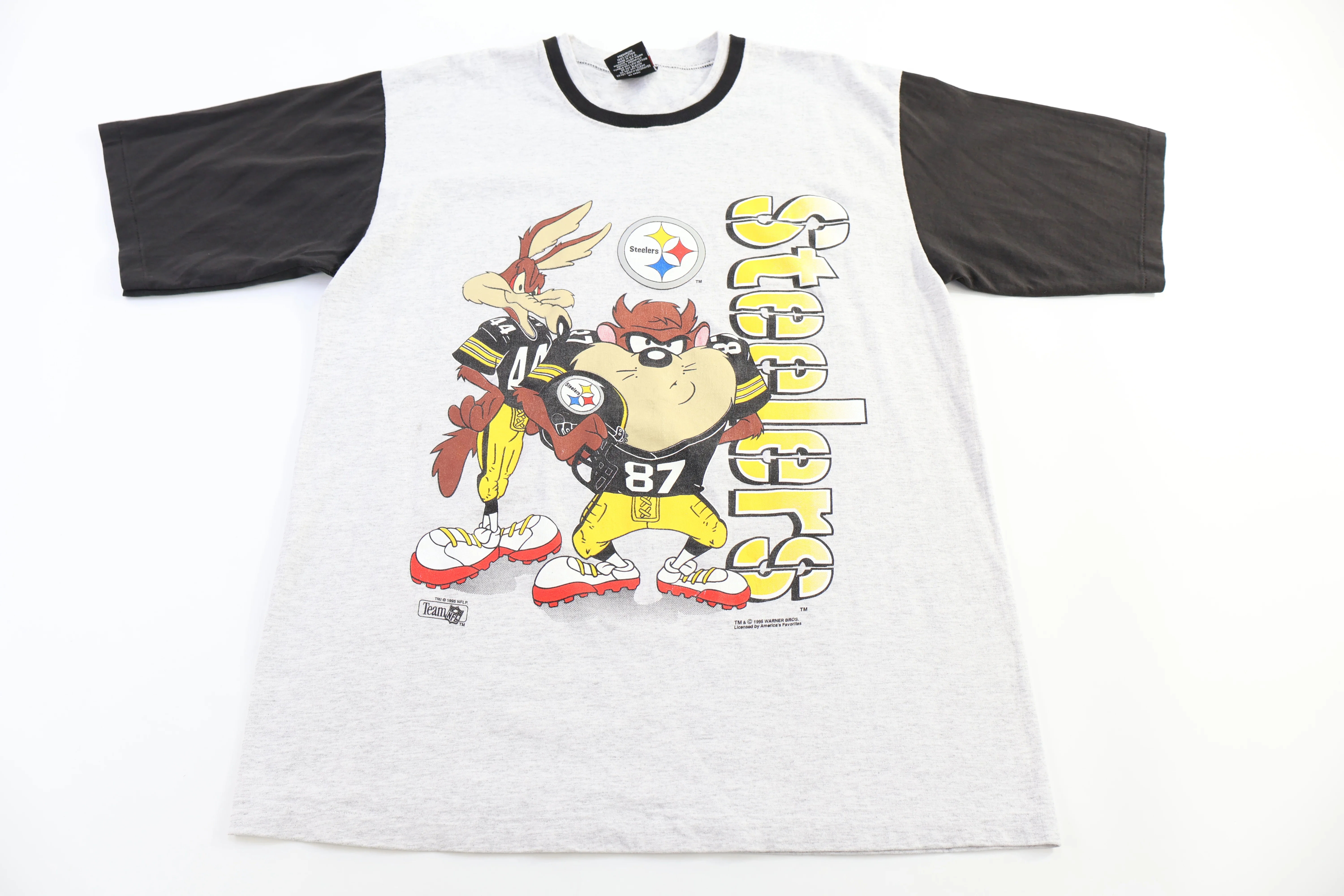 90's Pittsburgh Steelers Football Looney Tunes t-shirt