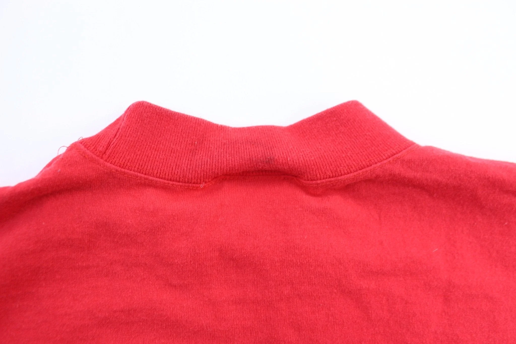 90's Walt Disney Embroidered Pocahontas Red LS T-Shirt - Image 3