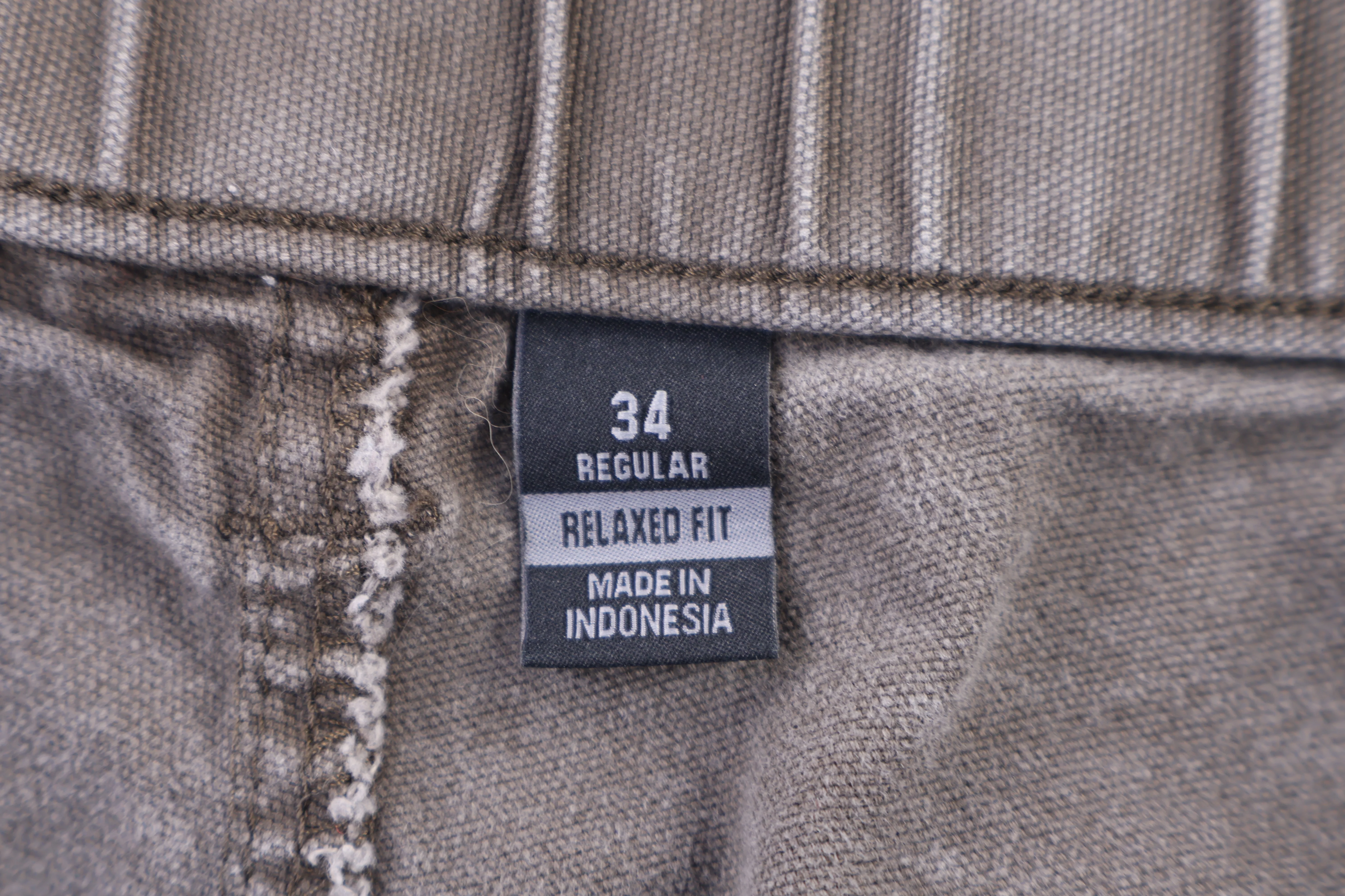 Carhartt Logo Patch Relaxed Fit Brown Pants - Image 3