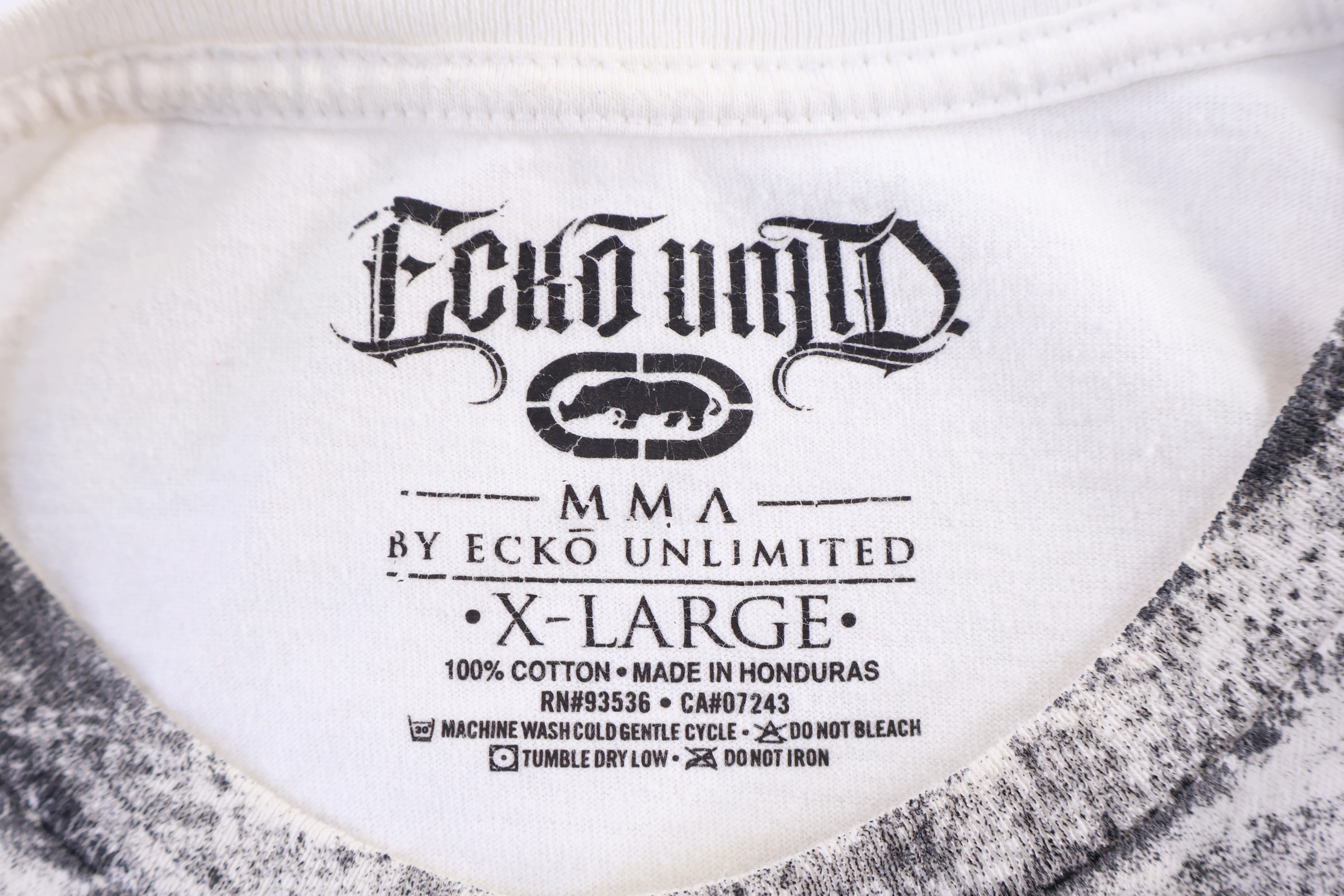 Ecko Unltd Grunge Graphic T-shirt - Image 3