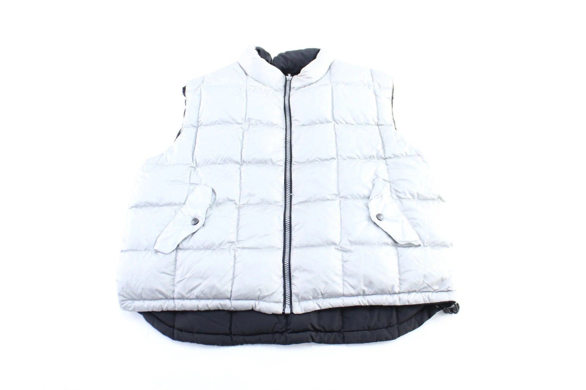 90’s Gap Black & Silver Reversible Puffer Vest - Image 3