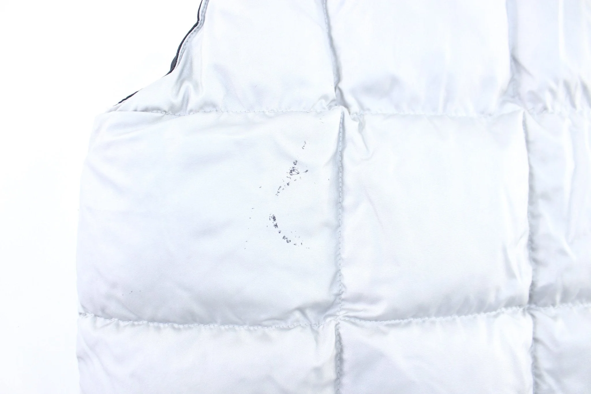 90’s Gap Black & Silver Reversible Puffer Vest - Image 5