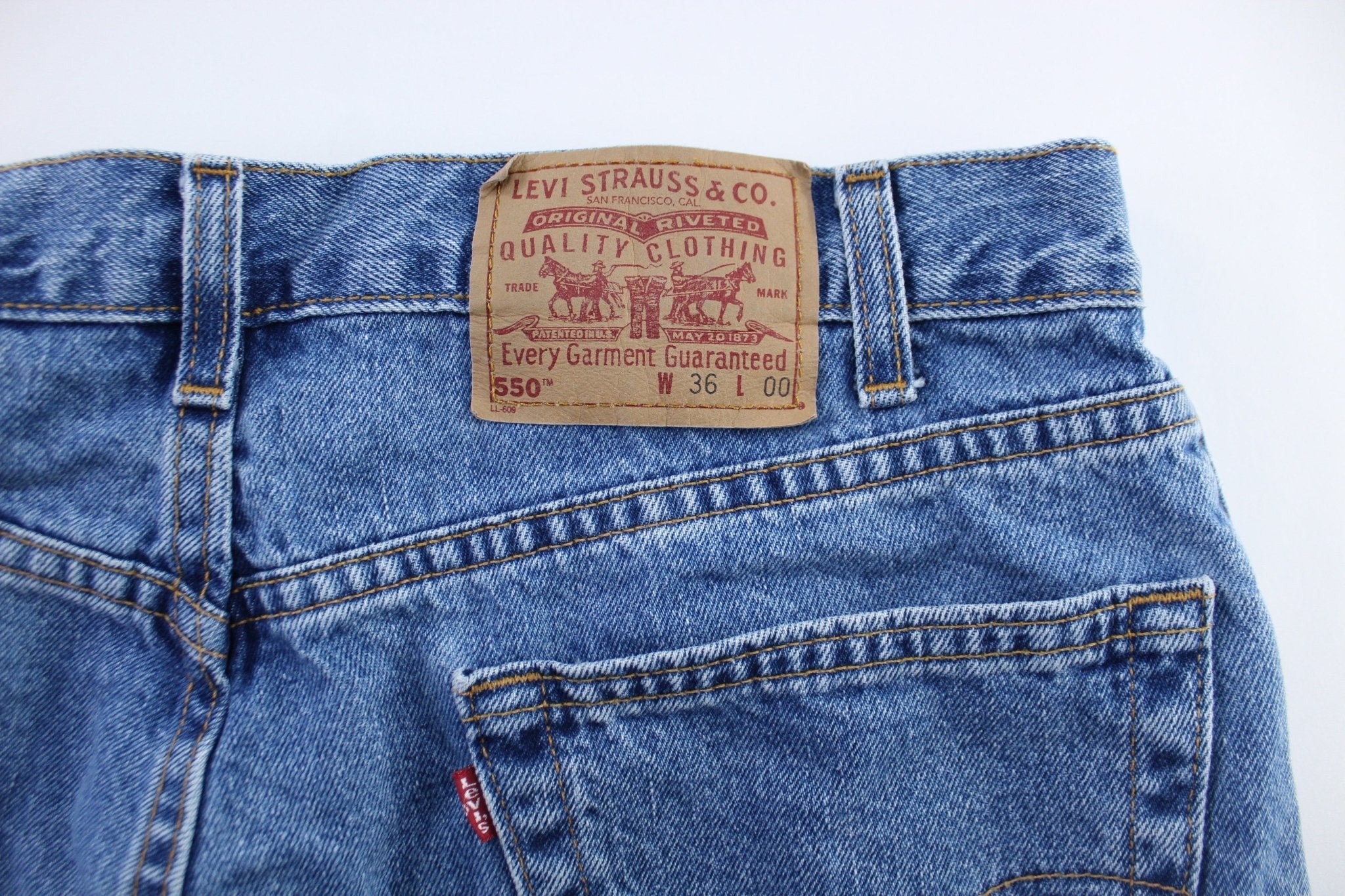 Levi's 550 Denim Shorts - Image 4