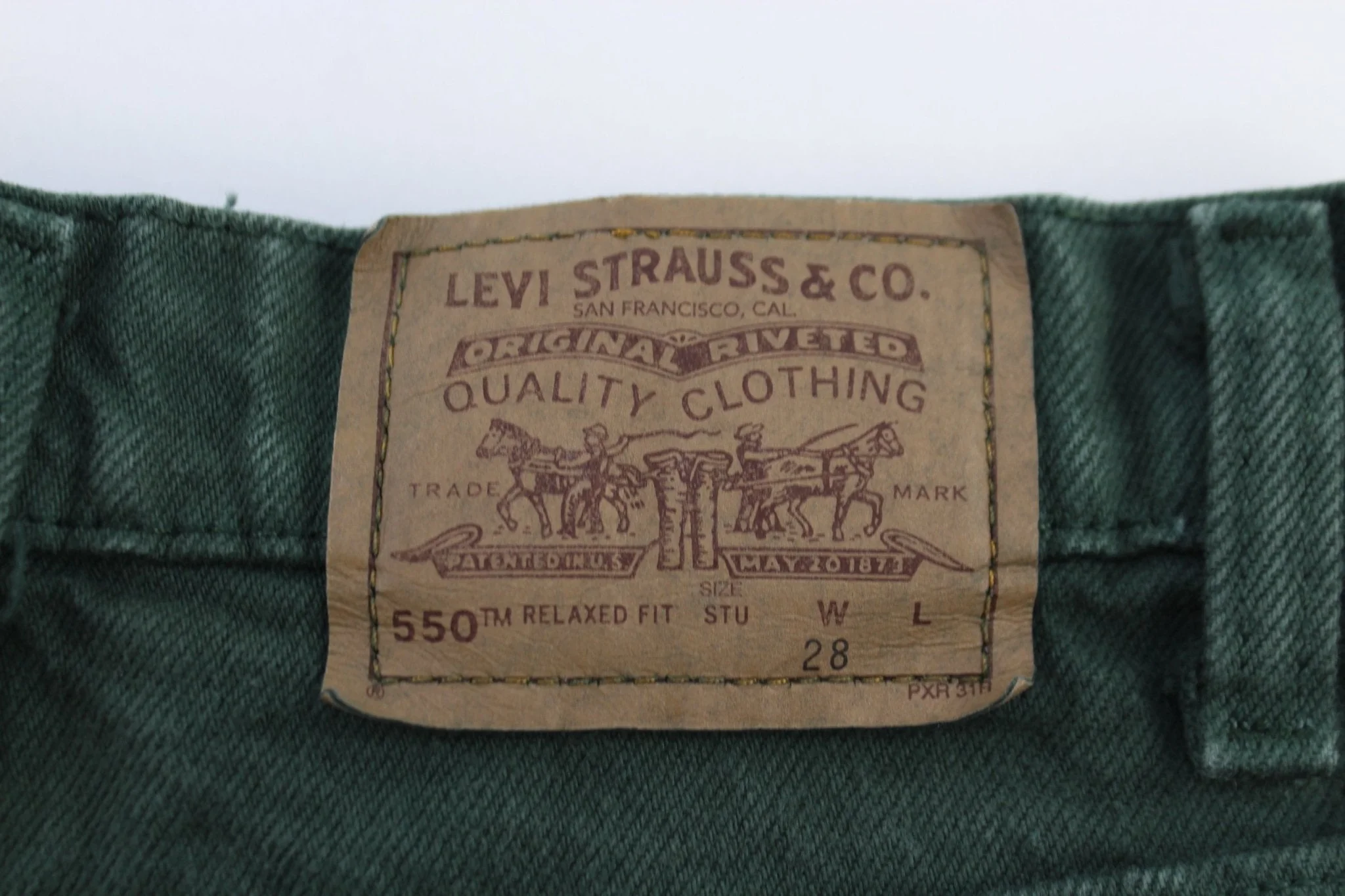 Levi's 550 Green Denim Shorts - Image 3