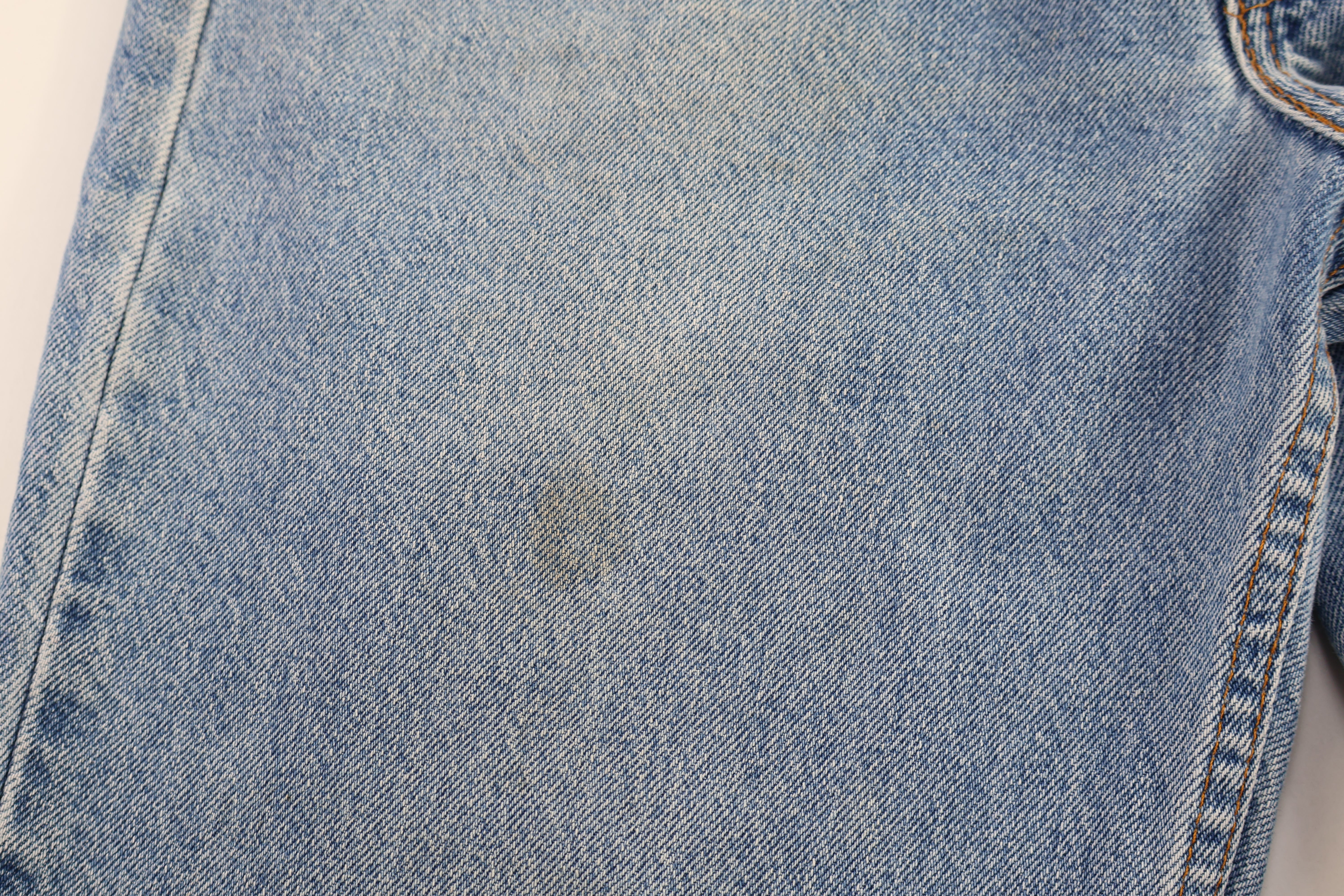 Levi's 550 Light Wash Denim Jeans - Image 3