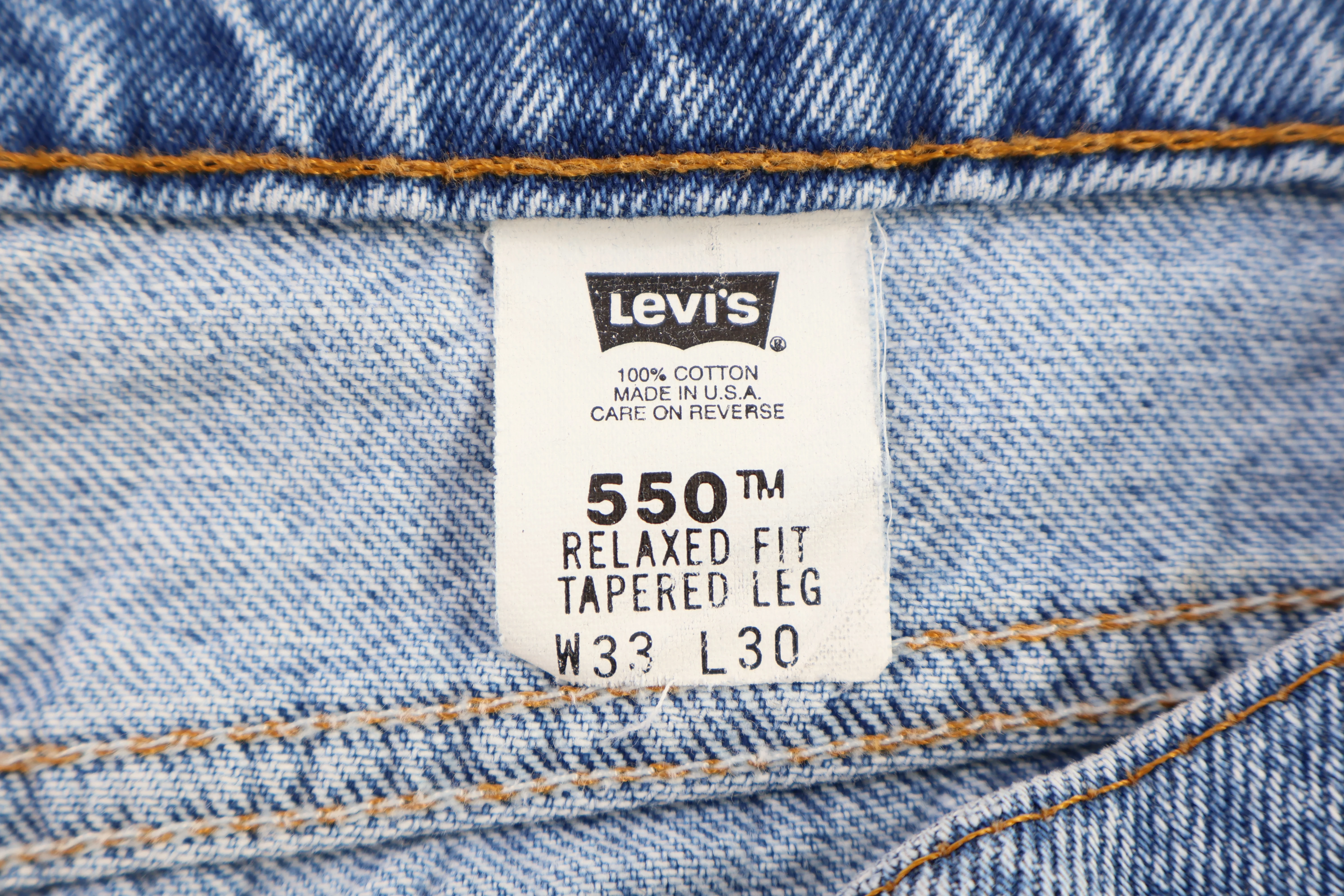 Levi's 550 Light Wash Denim Jeans - Image 5