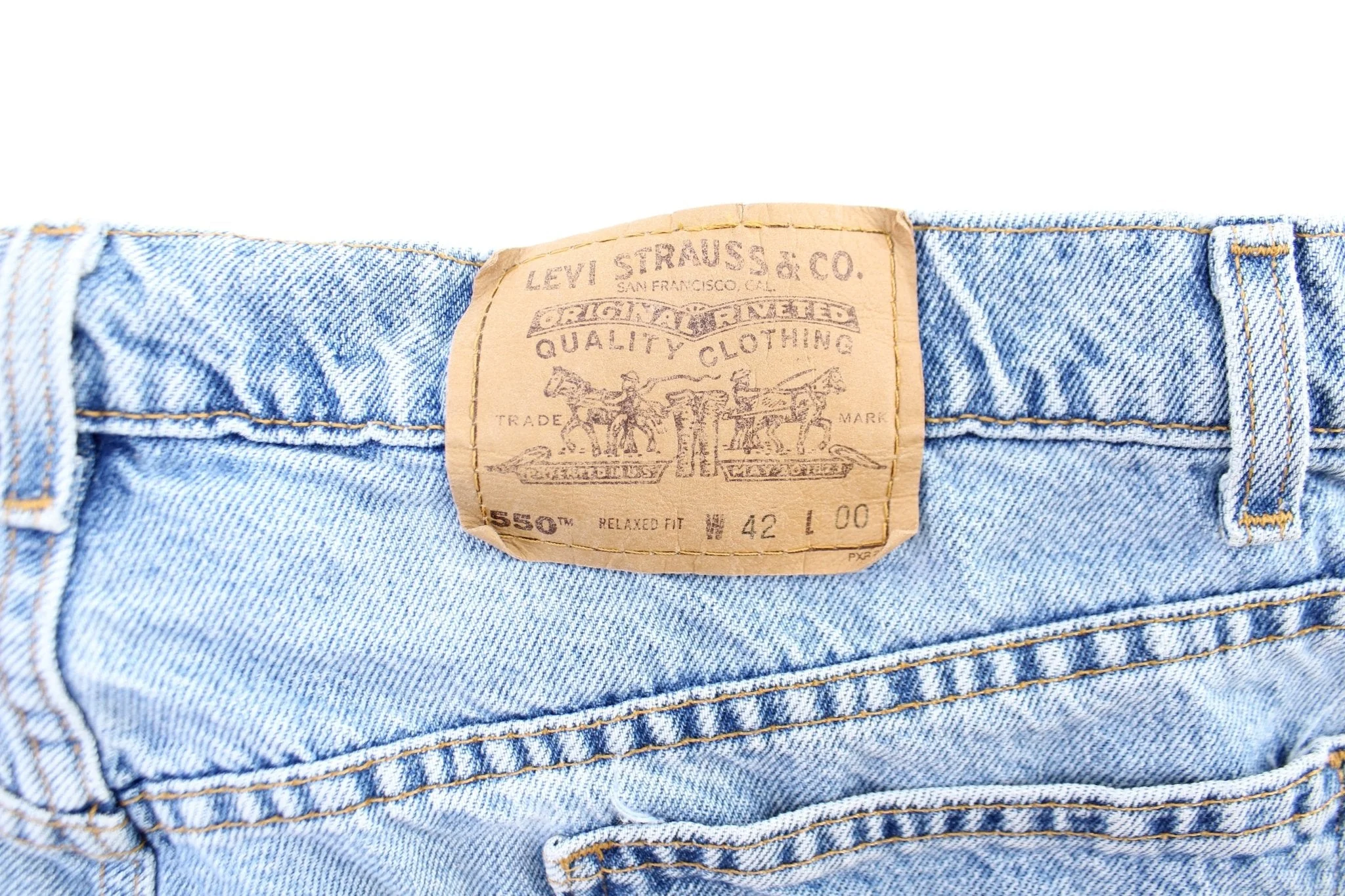 Levi's 550 Light Wash Denim Shorts - Image 3