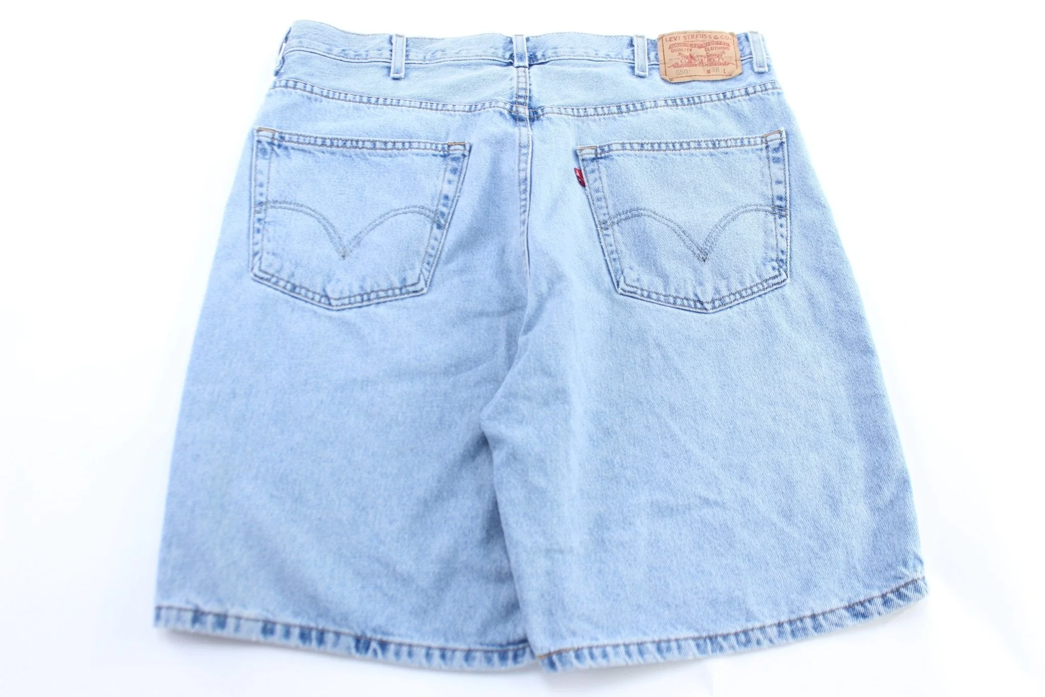 Levi's 550 Light Wash Denim Shorts - Image 2