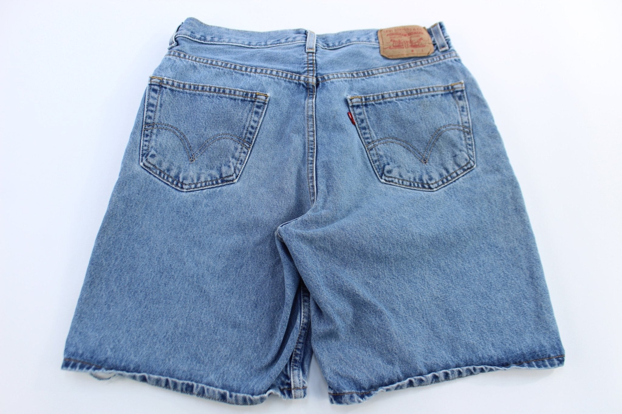 Levi's 550 Light Wash Denim Shorts - Image 2