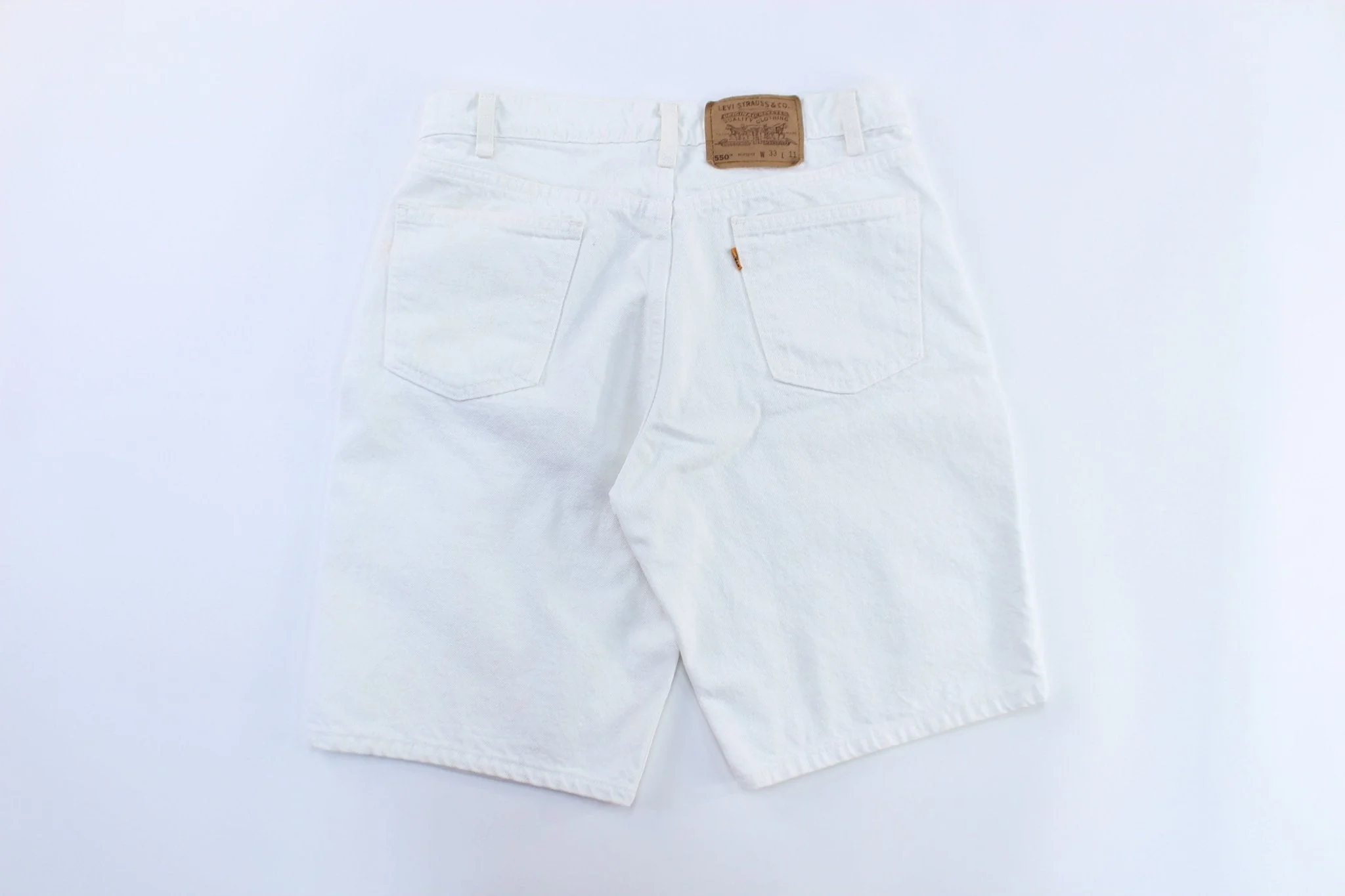 Levi's 550 White Denim Shorts - Image 2