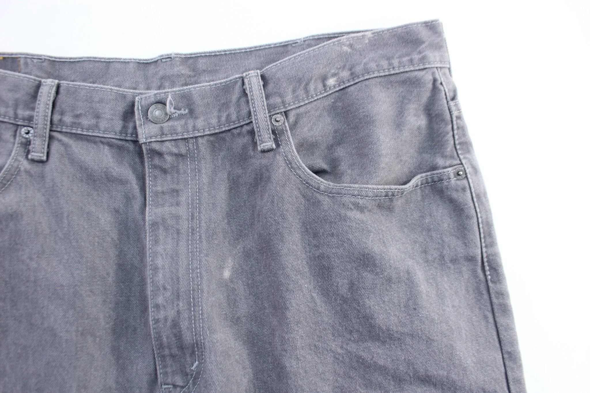 Levi's 569 Grey Denim Shorts - Image 3
