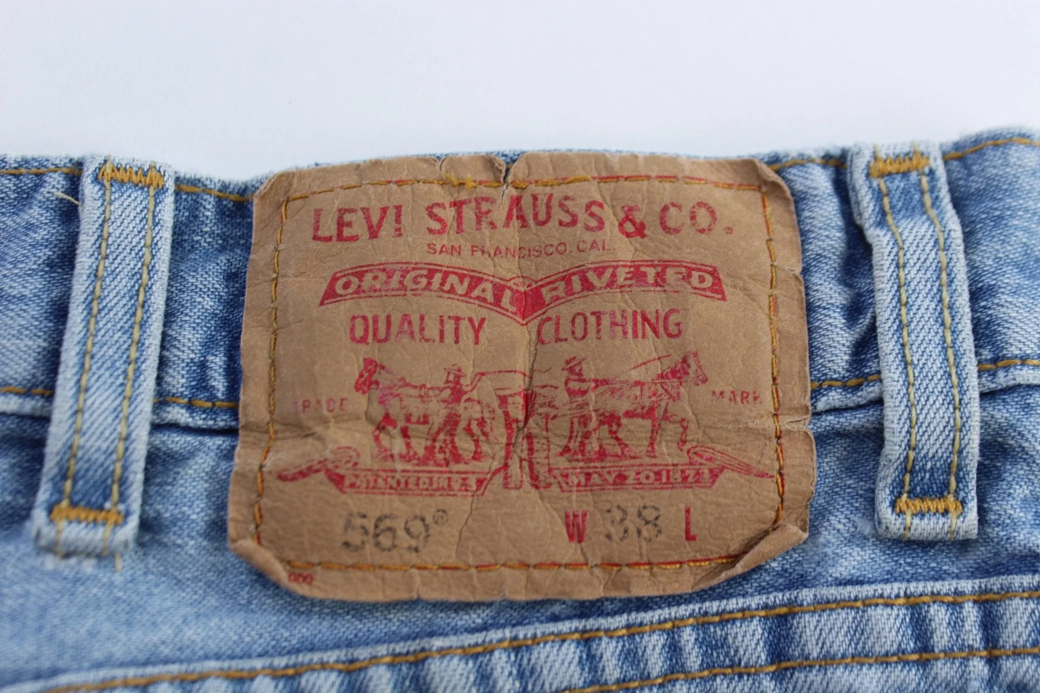 Levi's 569 Light Wash Denim Shorts - Image 3