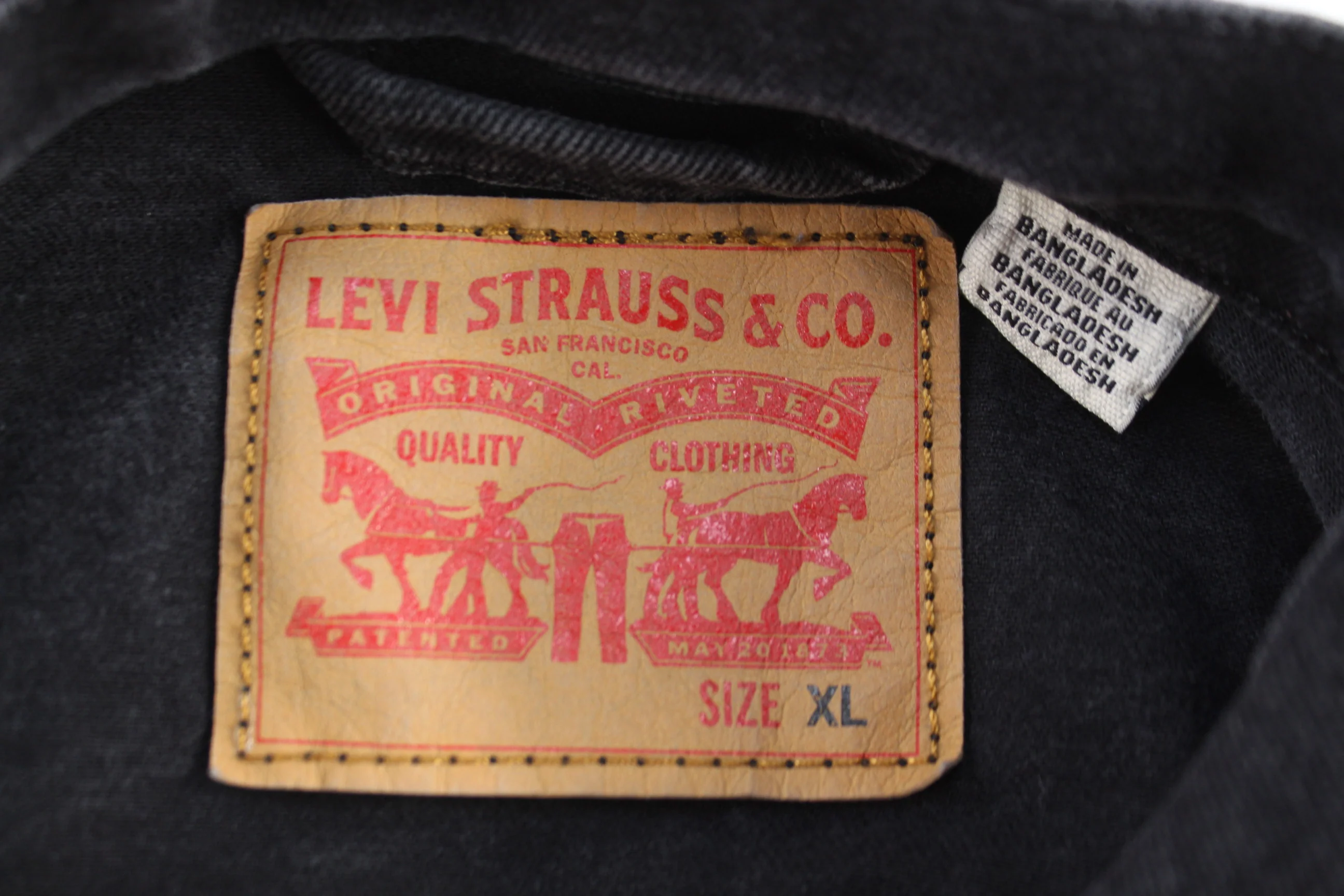 Levi's Black Denim Trucker Jacket - Image 4